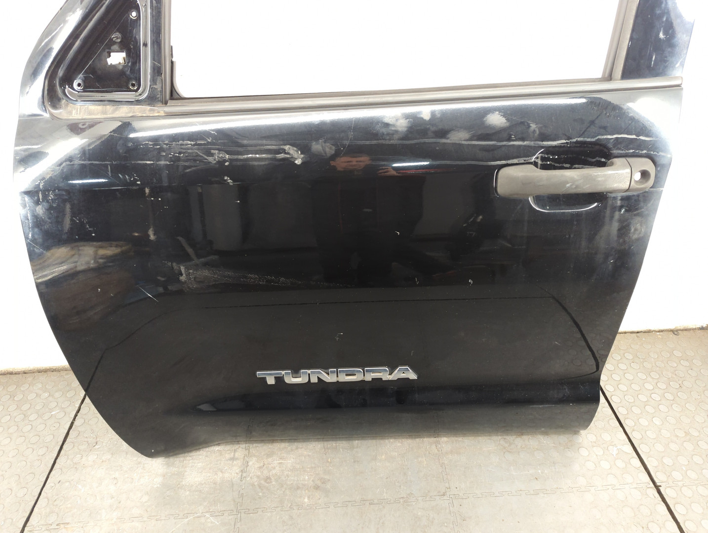 Дверь передняя левая