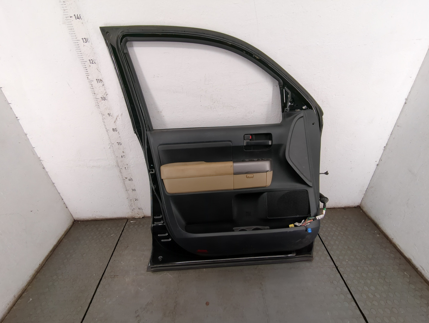 Дверь передняя левая