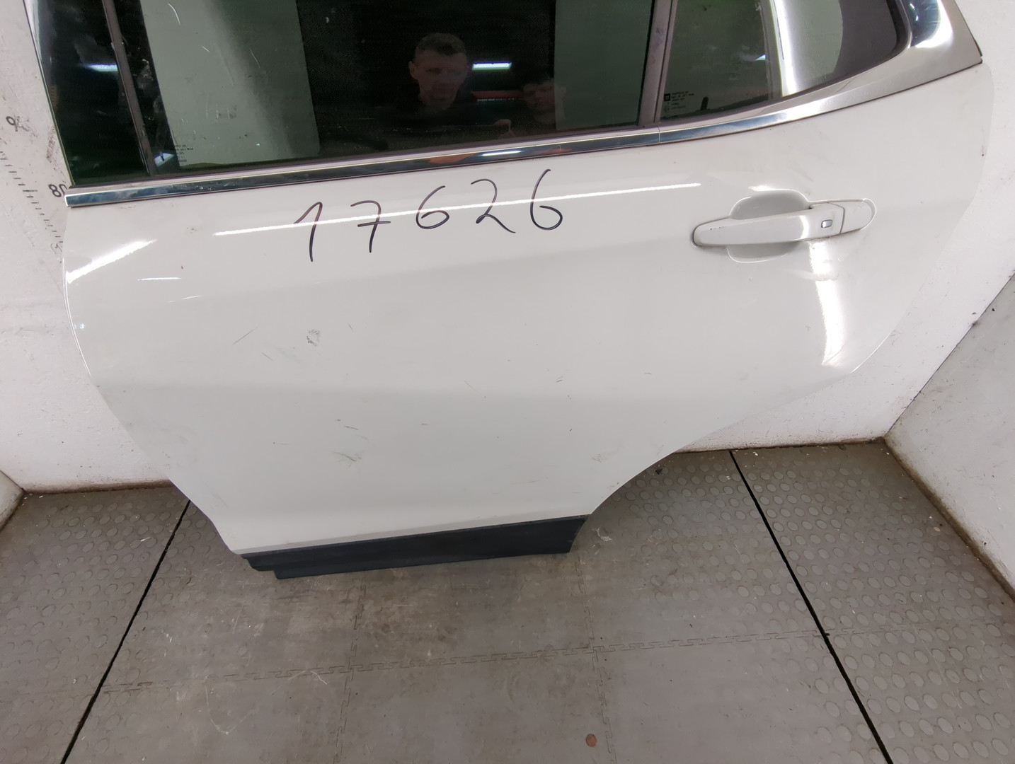 Дверь задняя левая