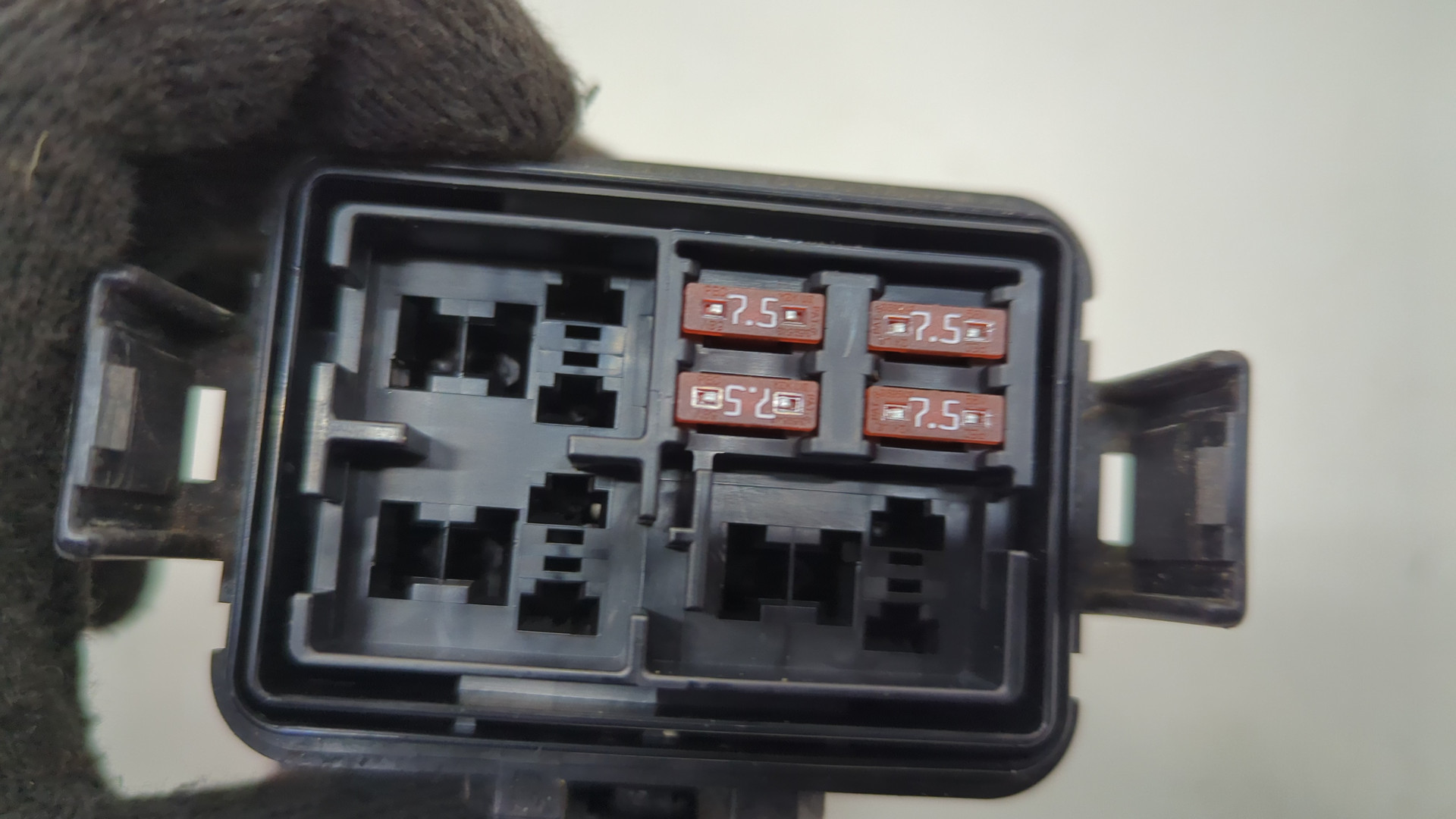 Блок предохранителей