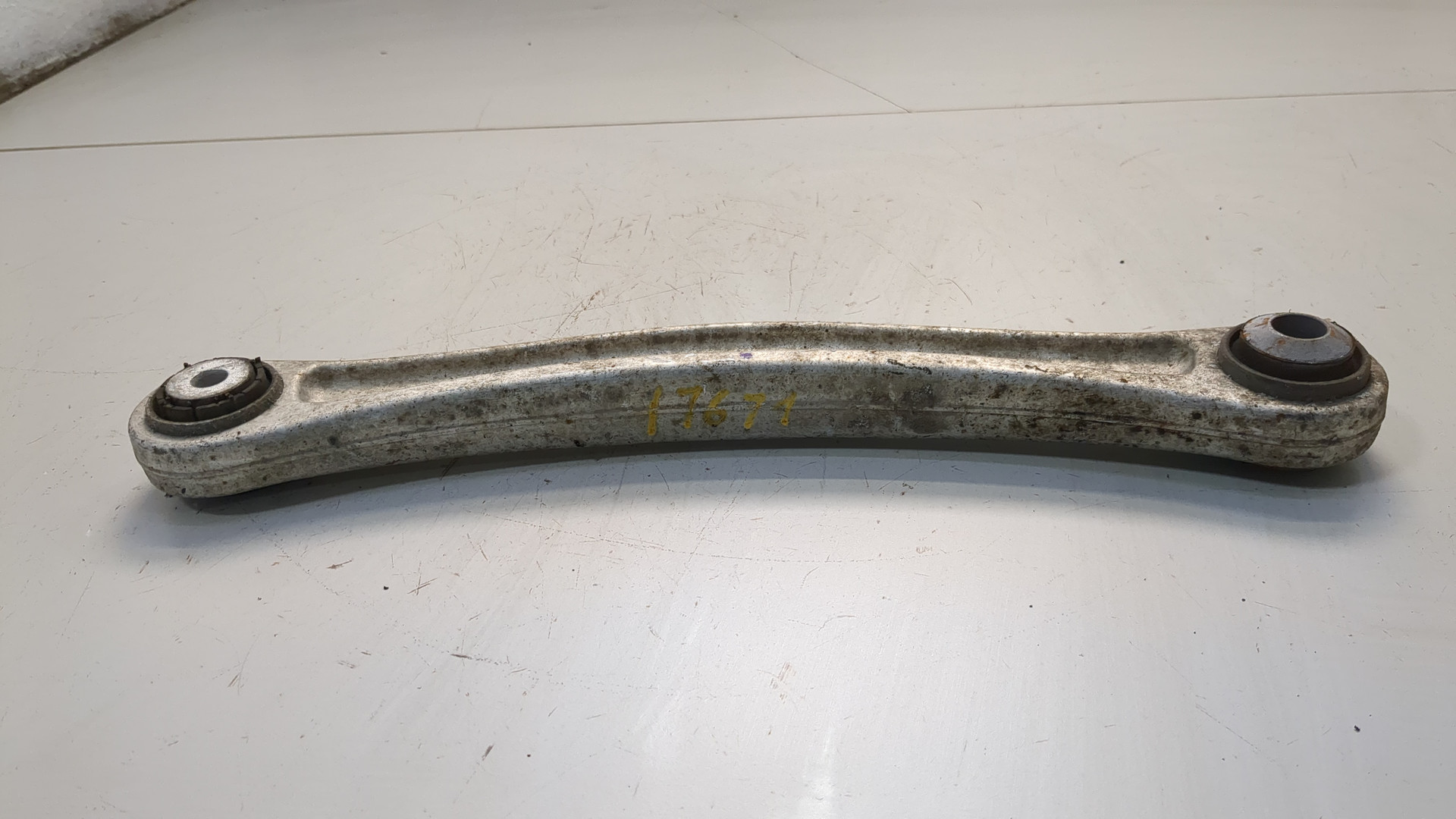 Рычаг задний