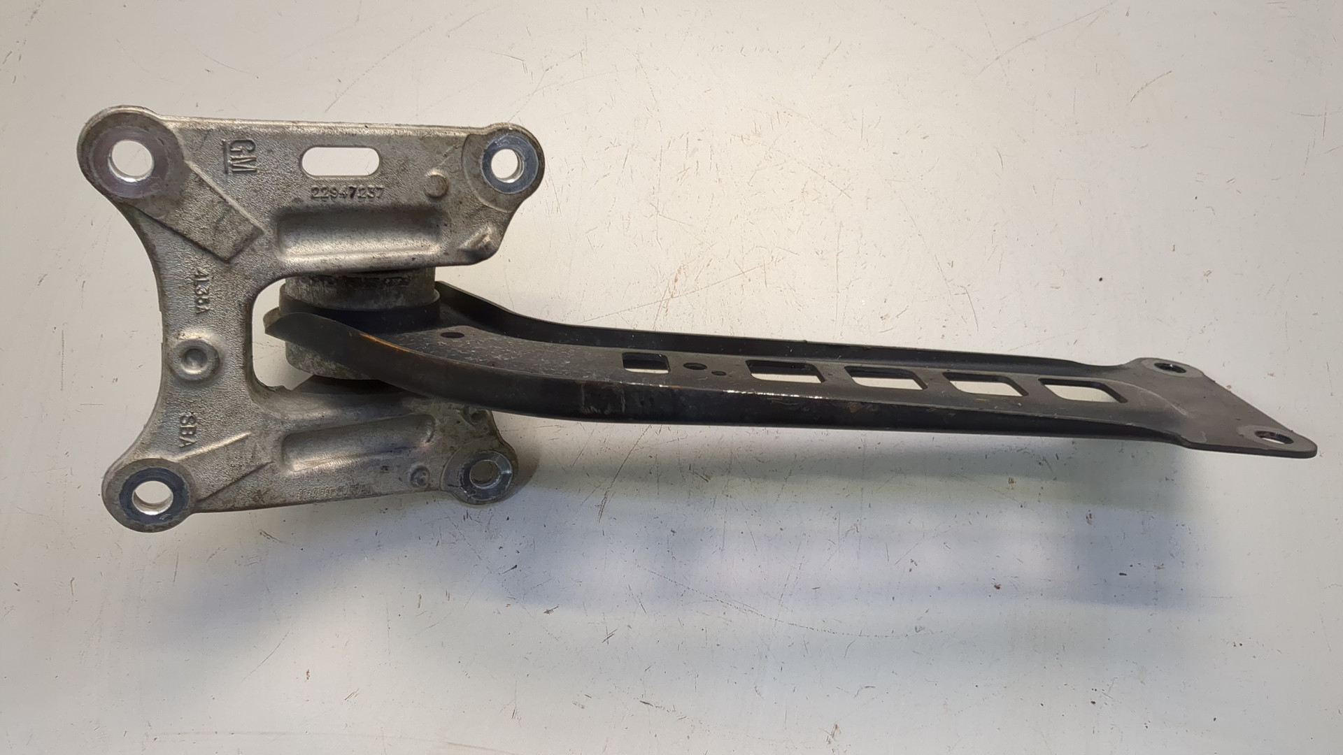 Рычаг задний левый