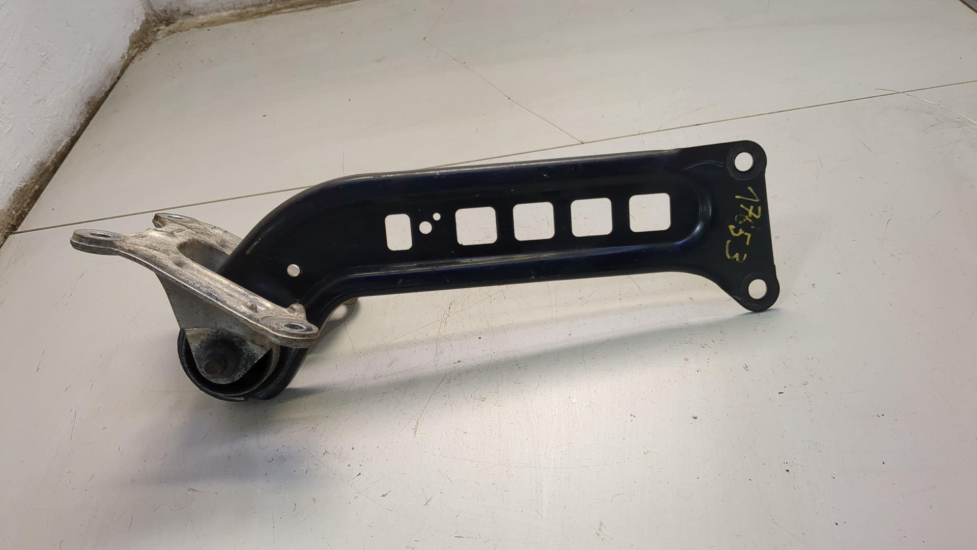 Рычаг задний левый