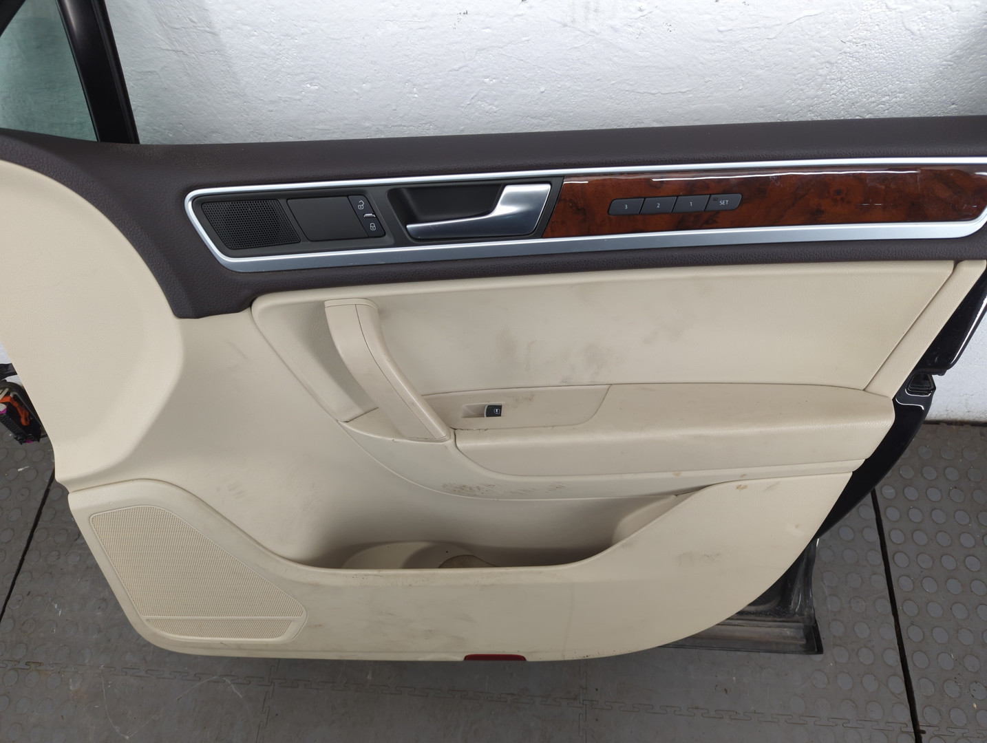 Дверь передняя правая