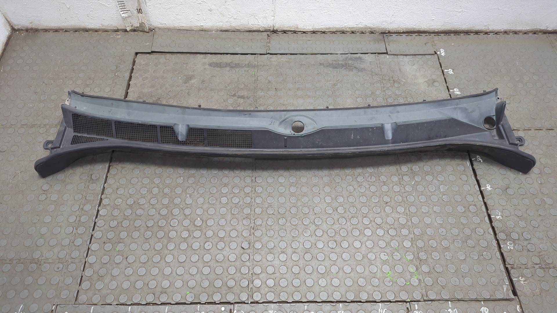 Решетка стеклоочистителей (Жабо)