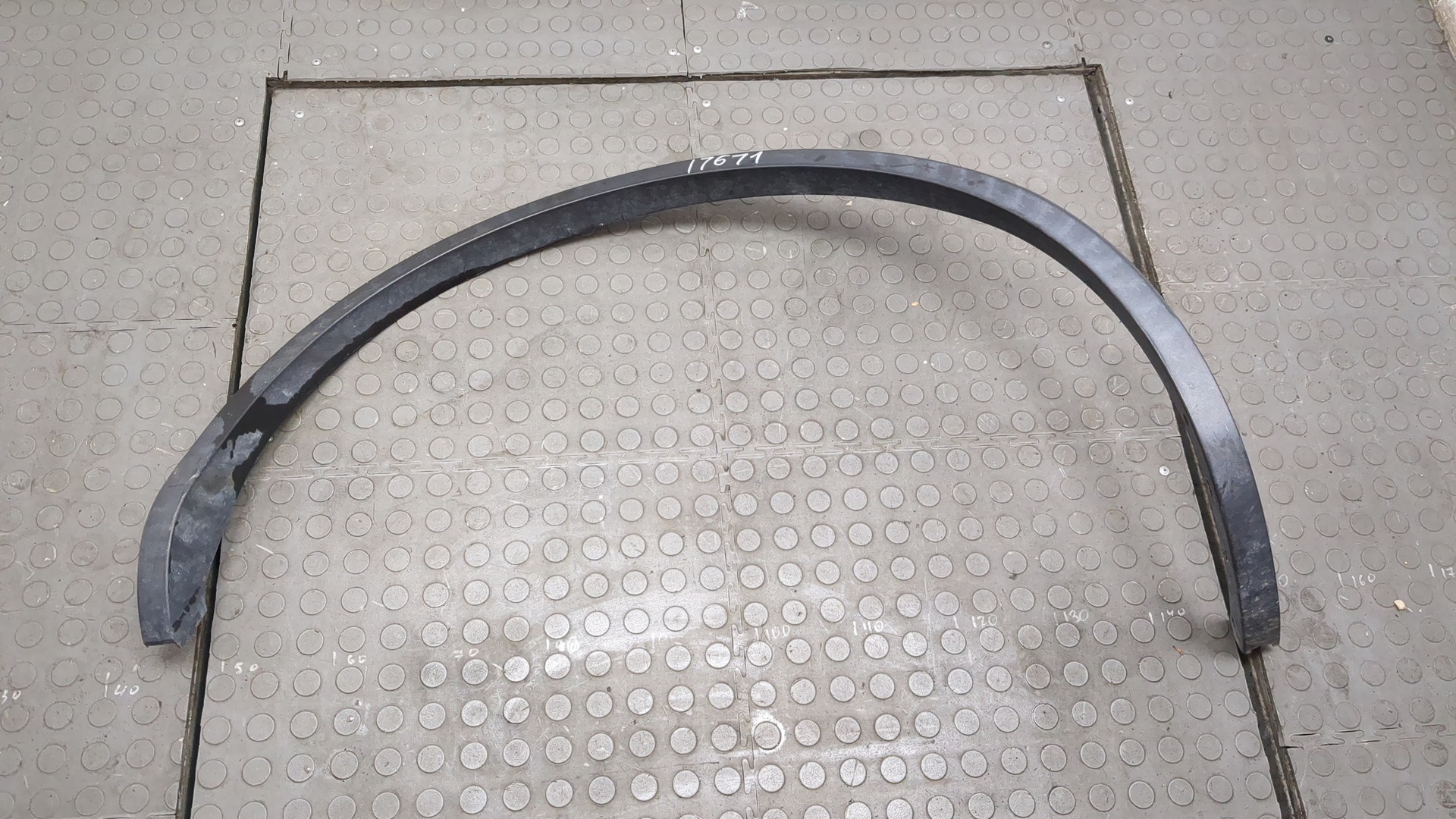 Накладка заднего крыла левого