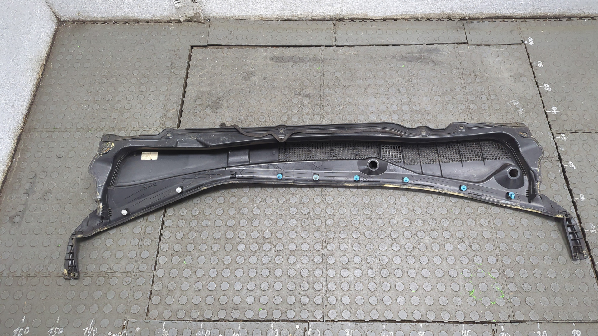 Решетка стеклоочистителей (Жабо)