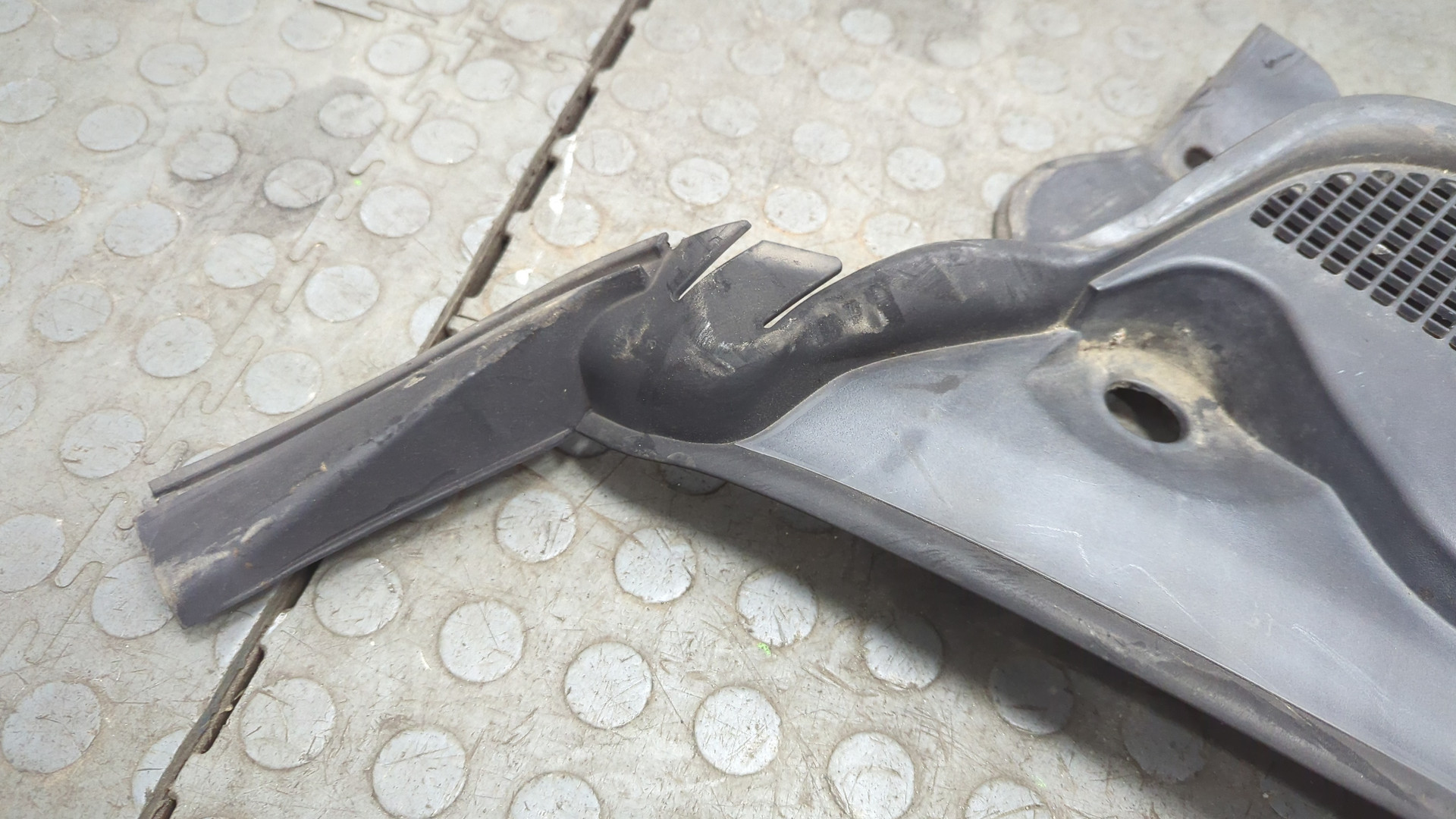 Решетка стеклоочистителей (Жабо)