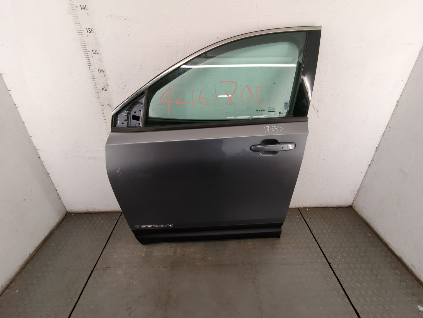 Дверь передняя левая