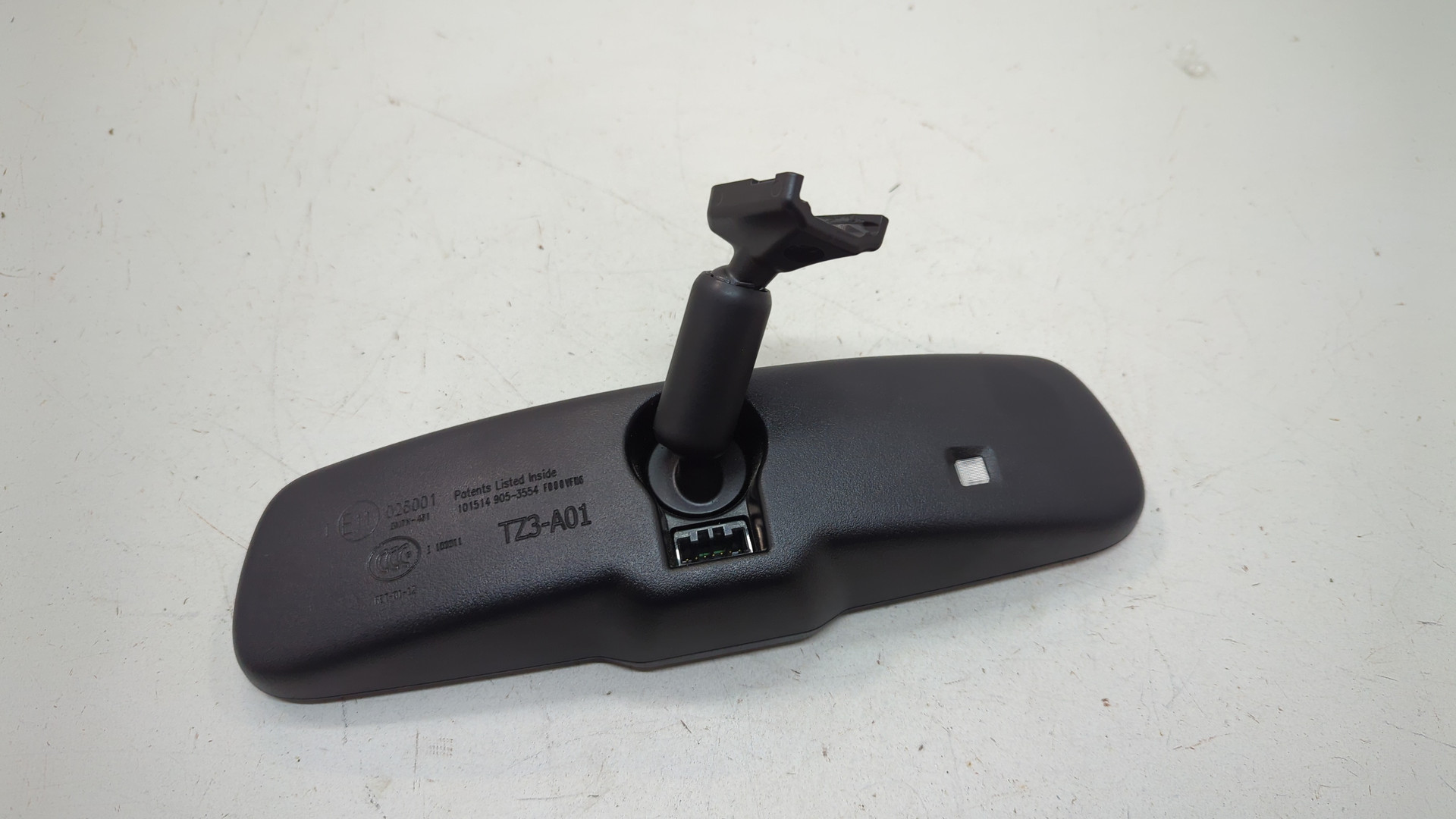 Зеркало заднего вида