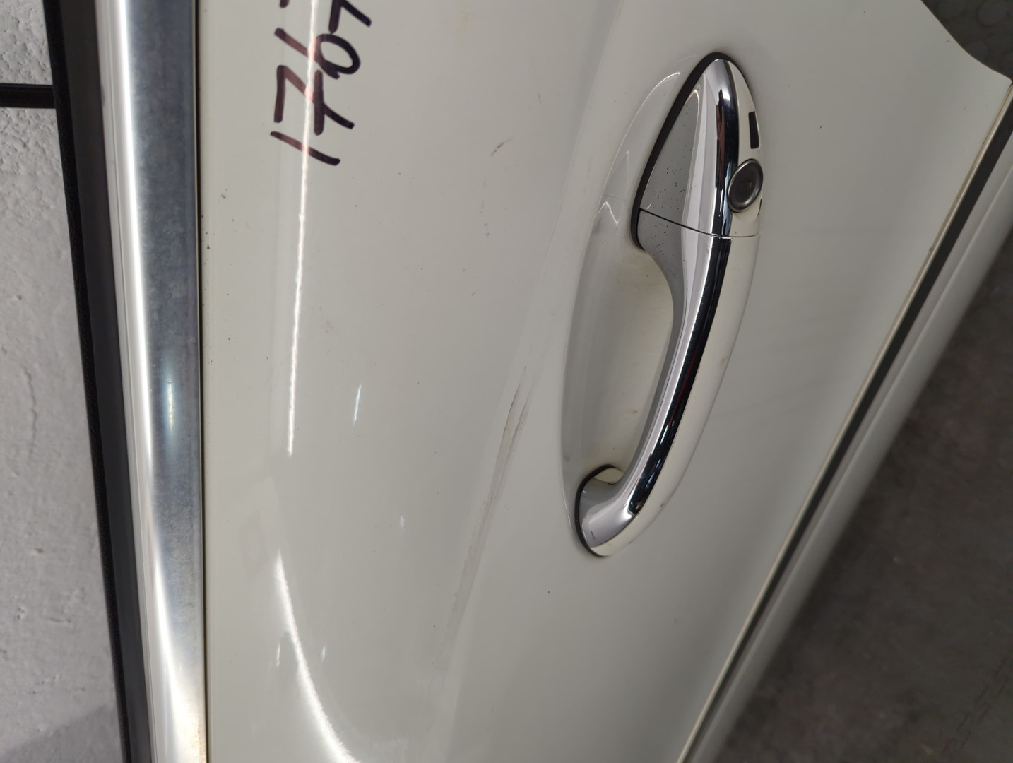 Дверь передняя левая