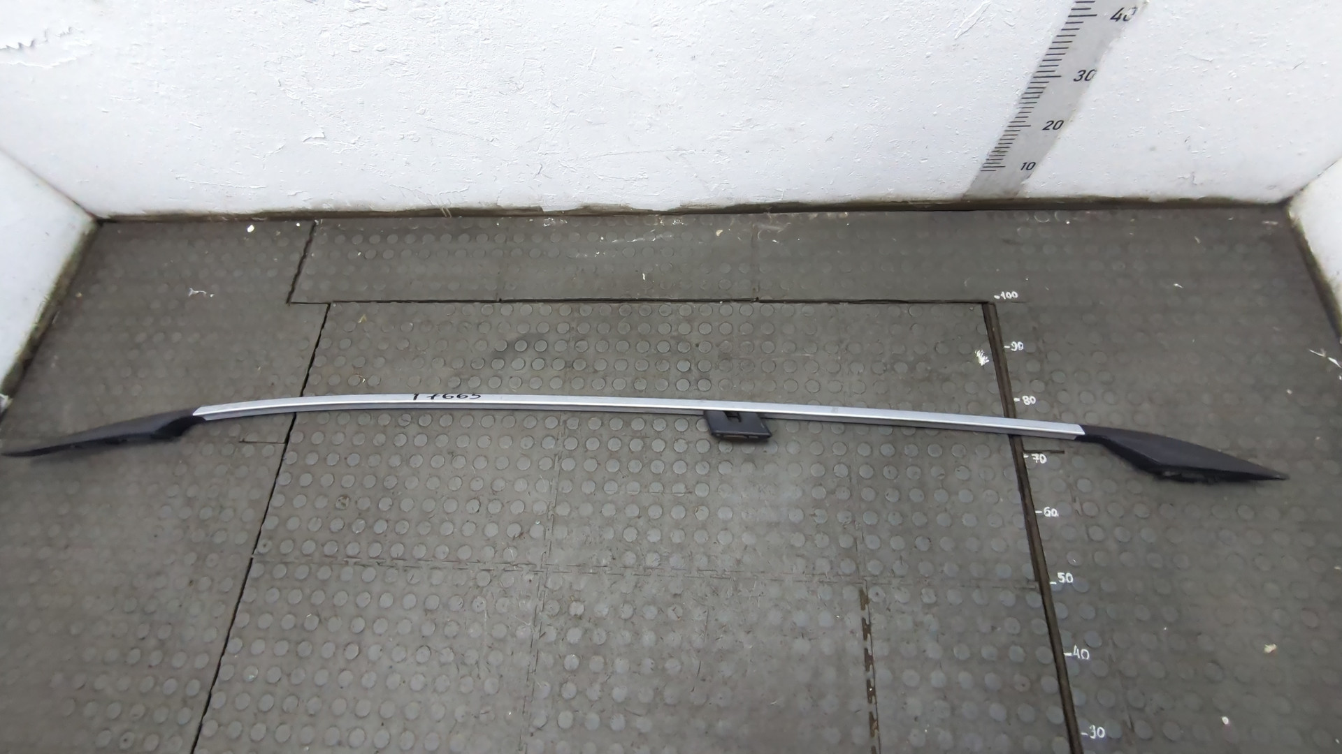 Рейлинг (релинг) левый (планка на крышу)