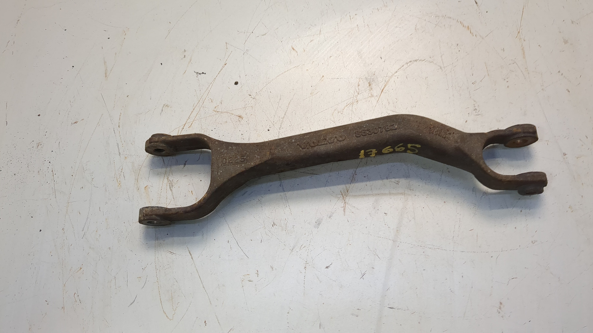 Рычаг задний левый