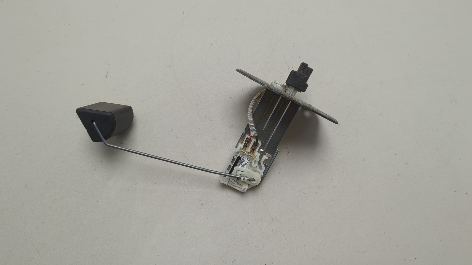 Датчик уровня топлива