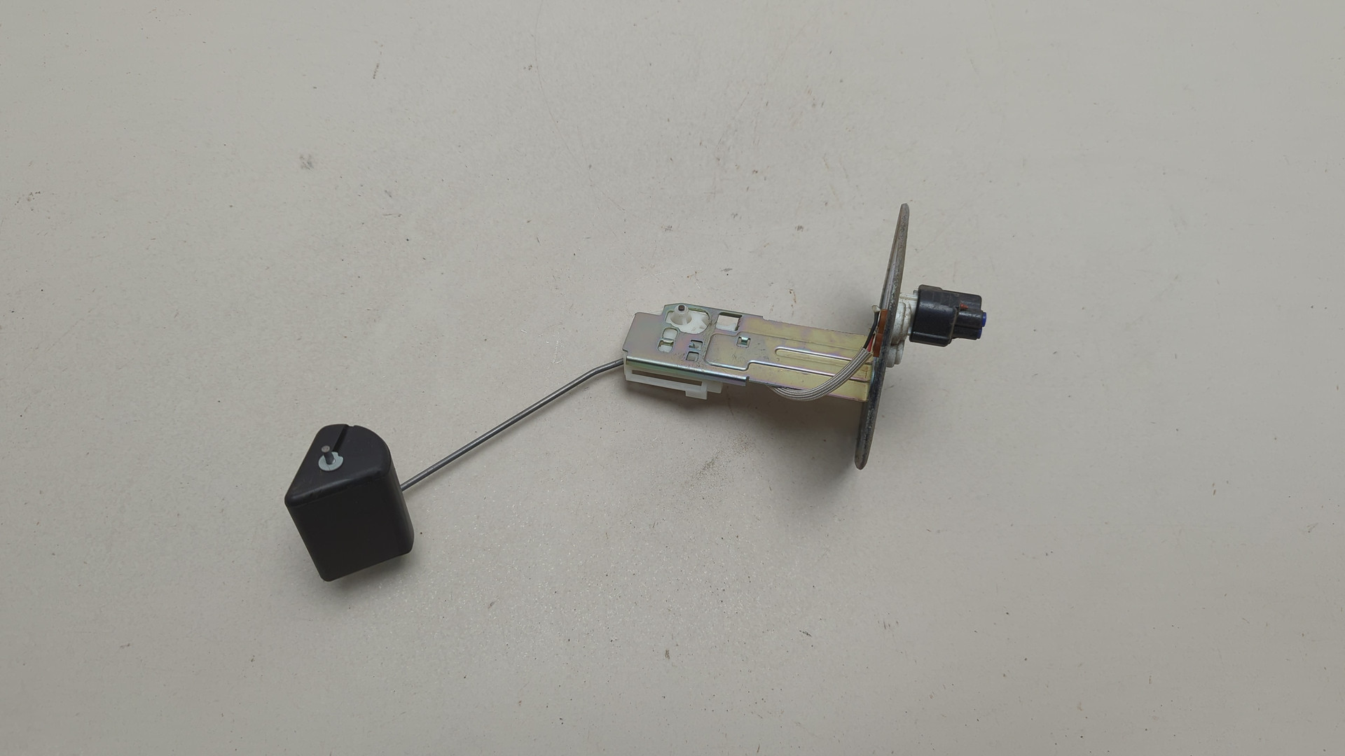 Датчик уровня топлива