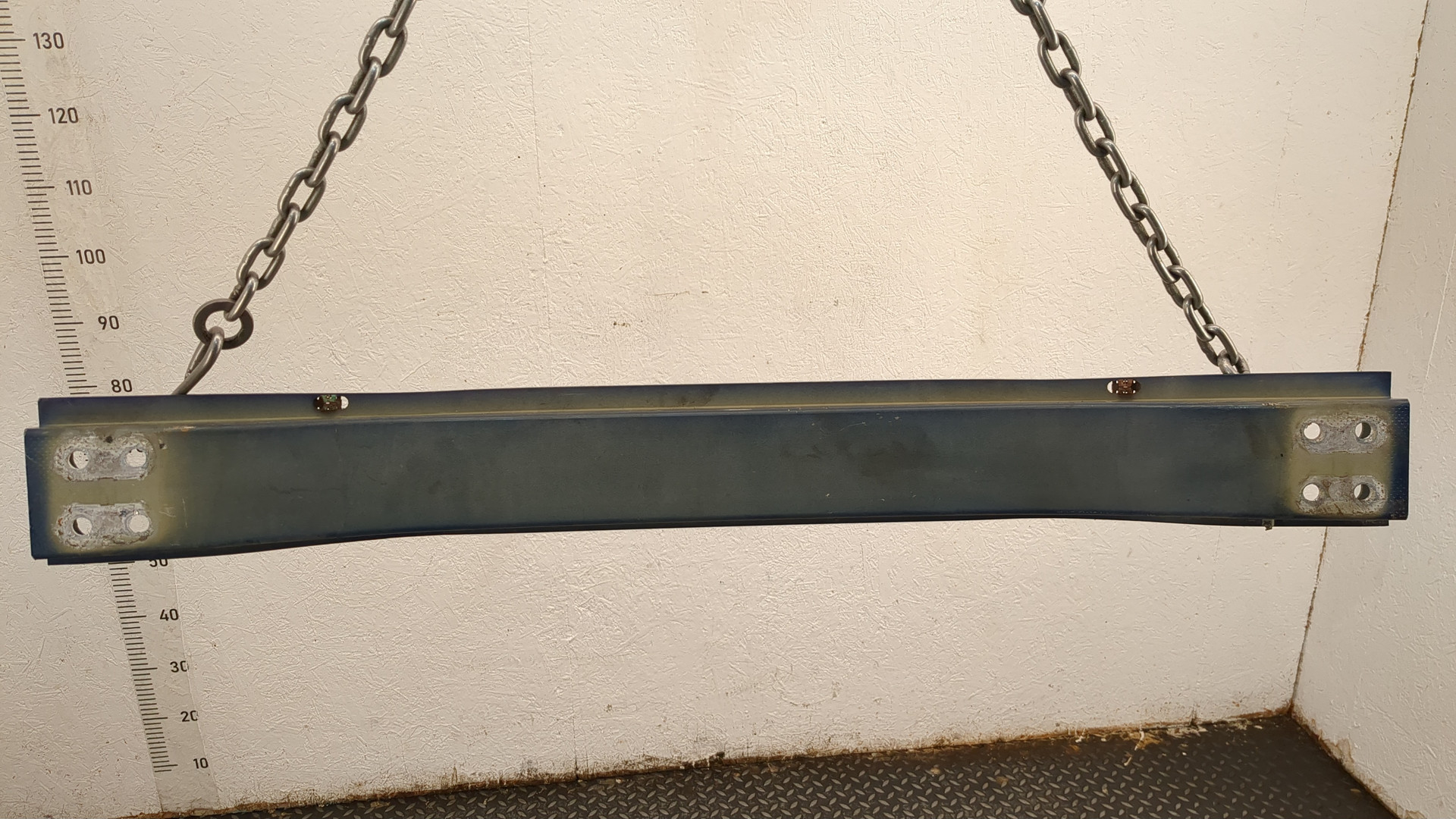 Усилитель переднего бампера