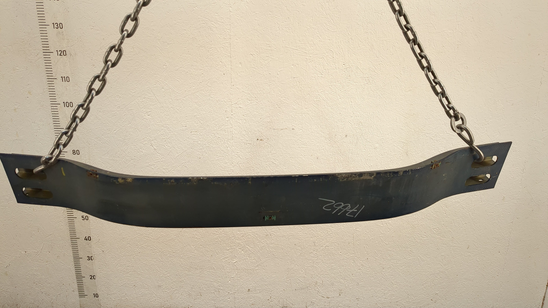 Усилитель переднего бампера