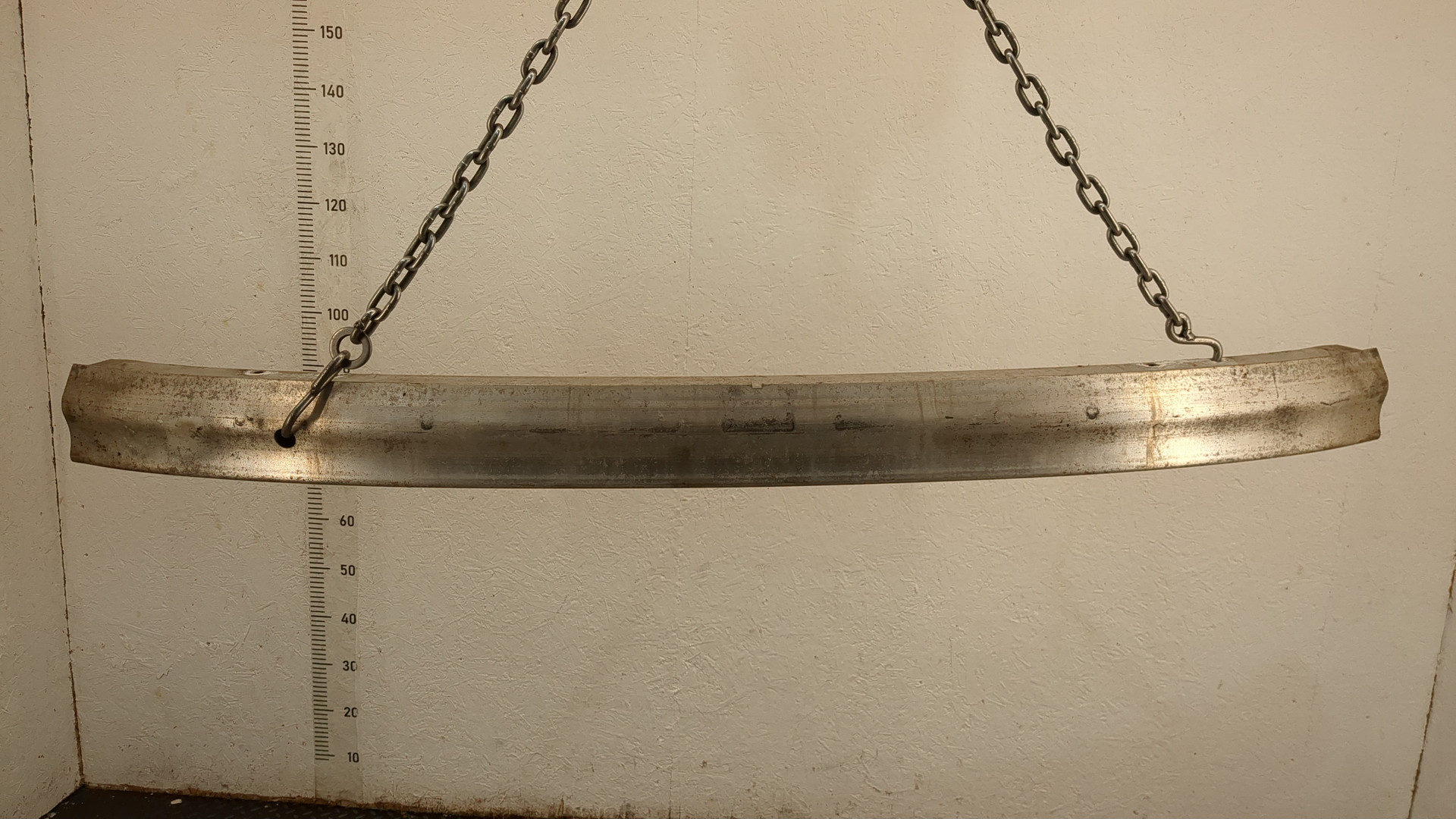 Усилитель заднего бампера