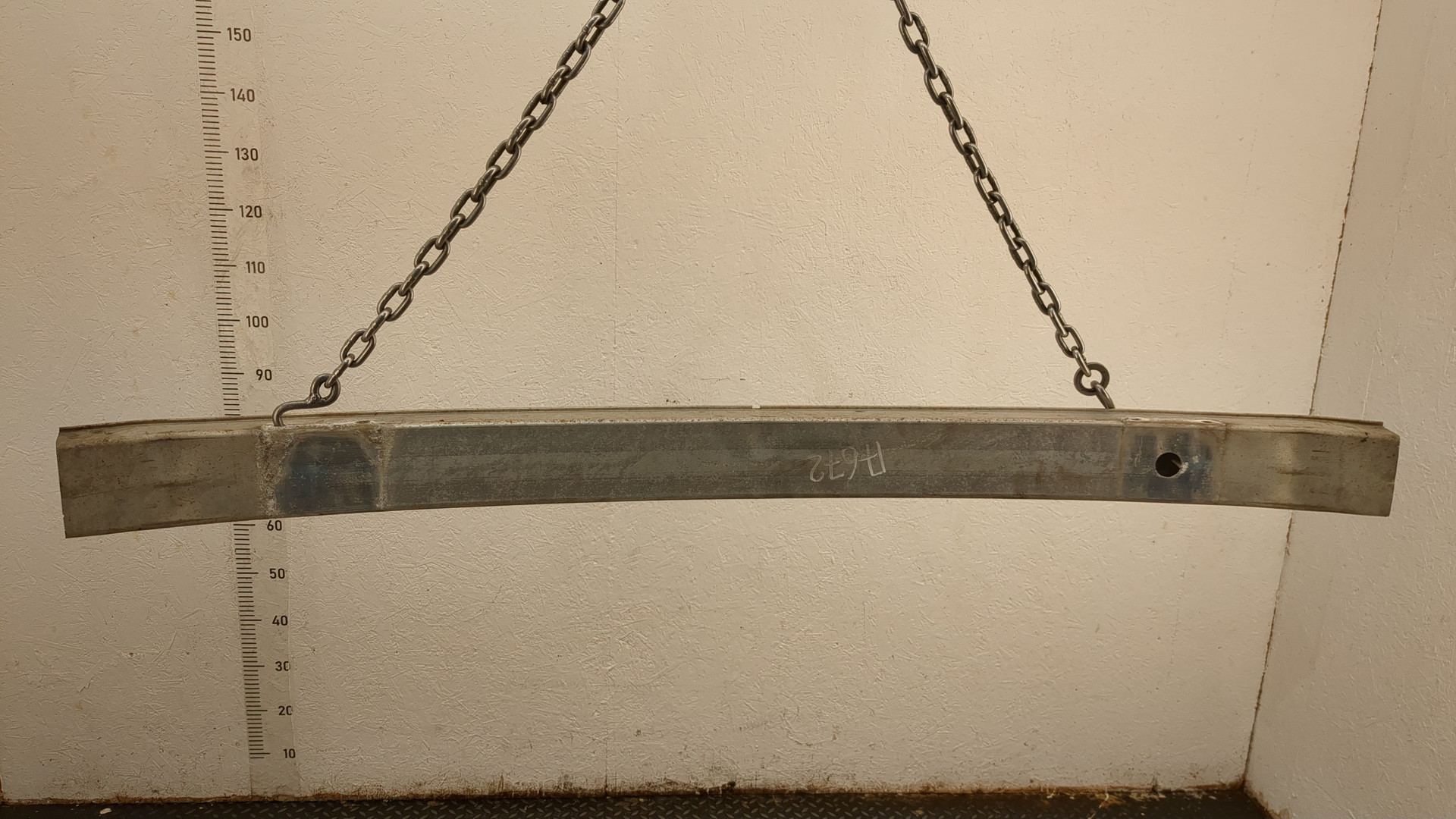 Усилитель заднего бампера