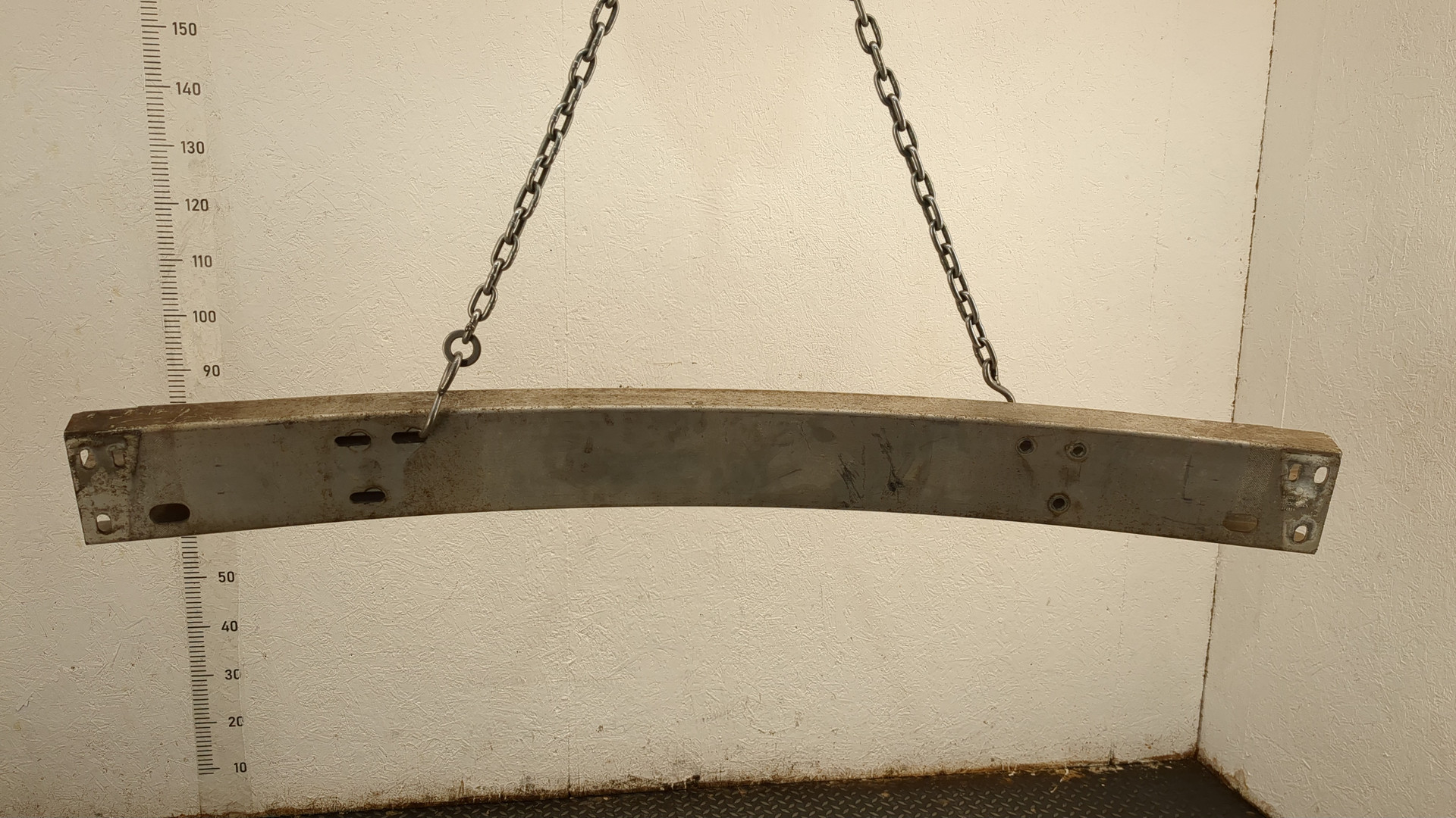 Усилитель переднего бампера