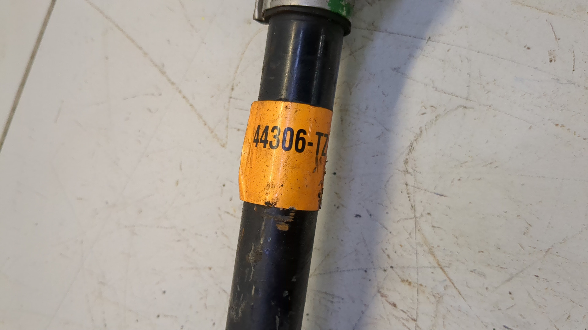 Полуось передняя левая