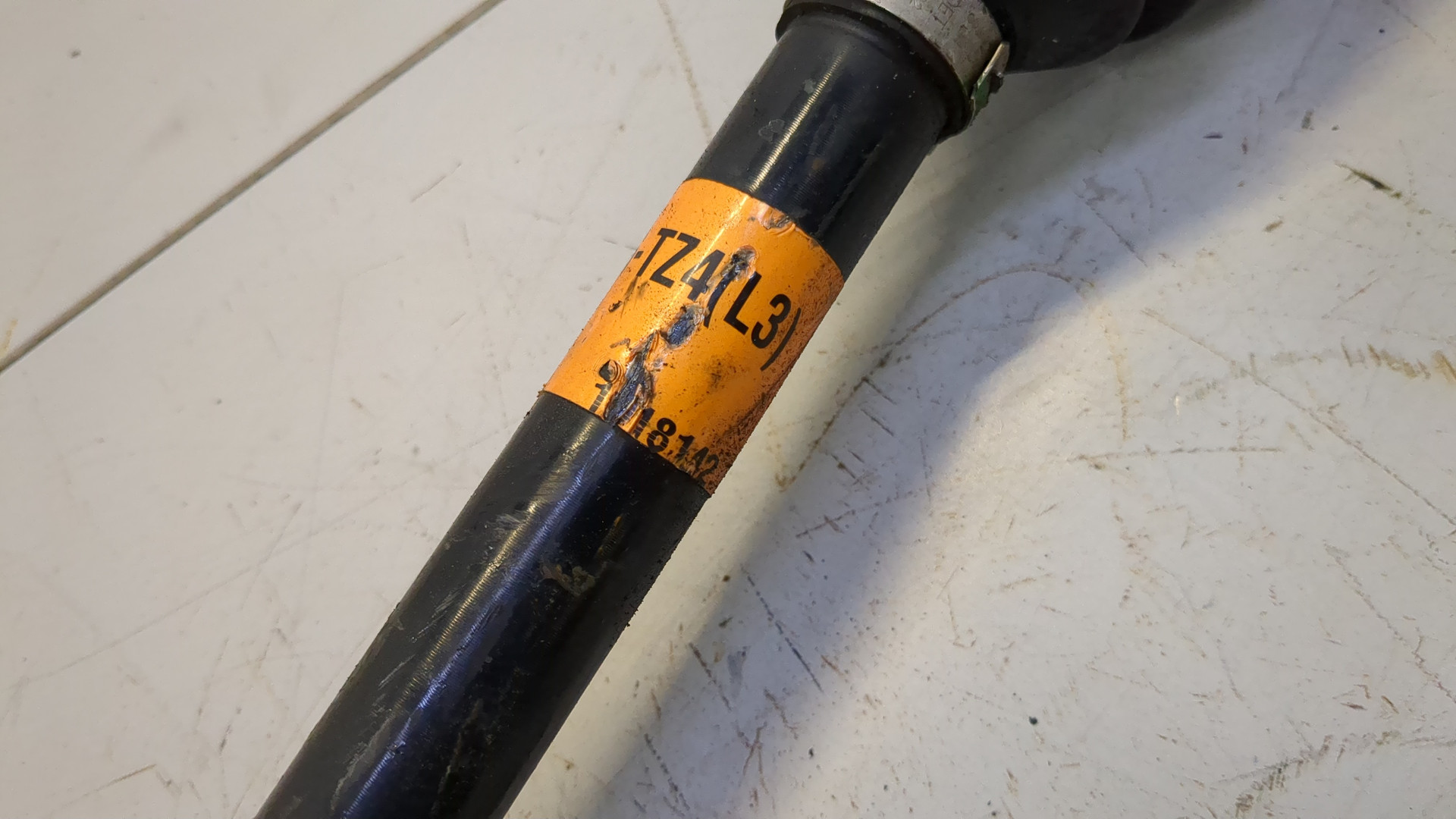 Полуось передняя левая