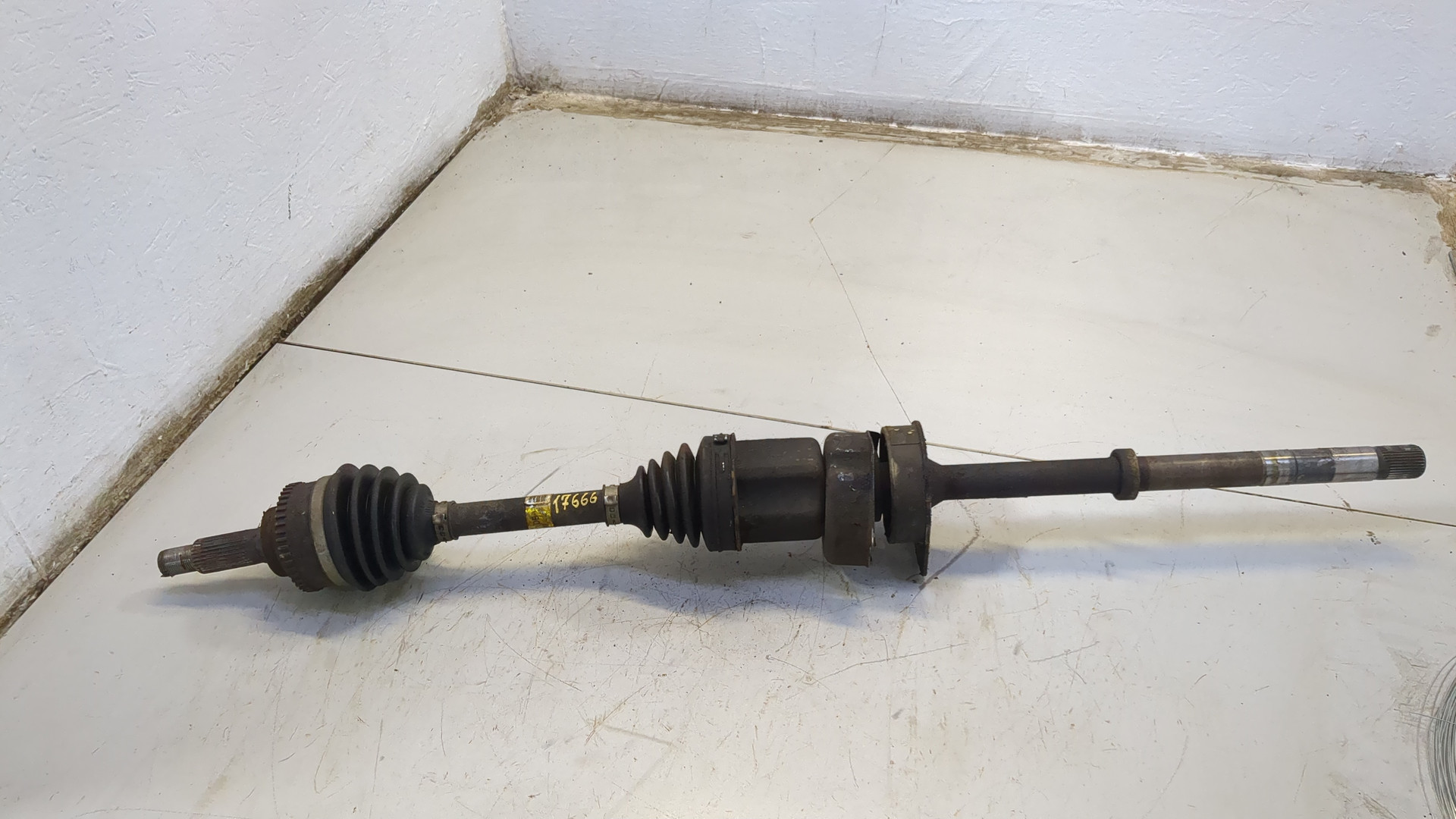 Полуось передняя правая