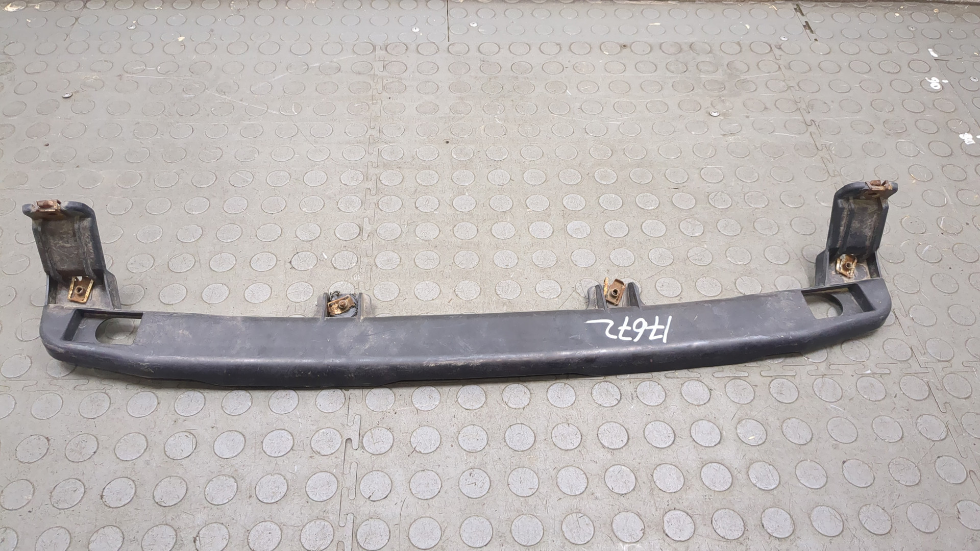 Кронштейн заднего бампера