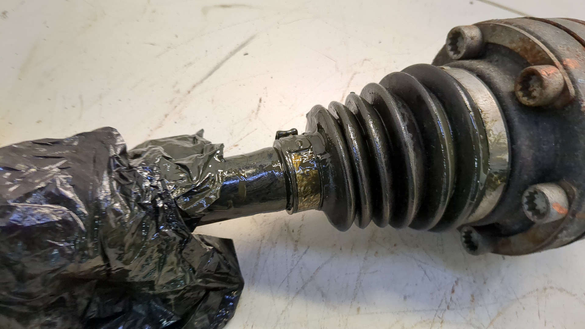 Полуось передняя правая