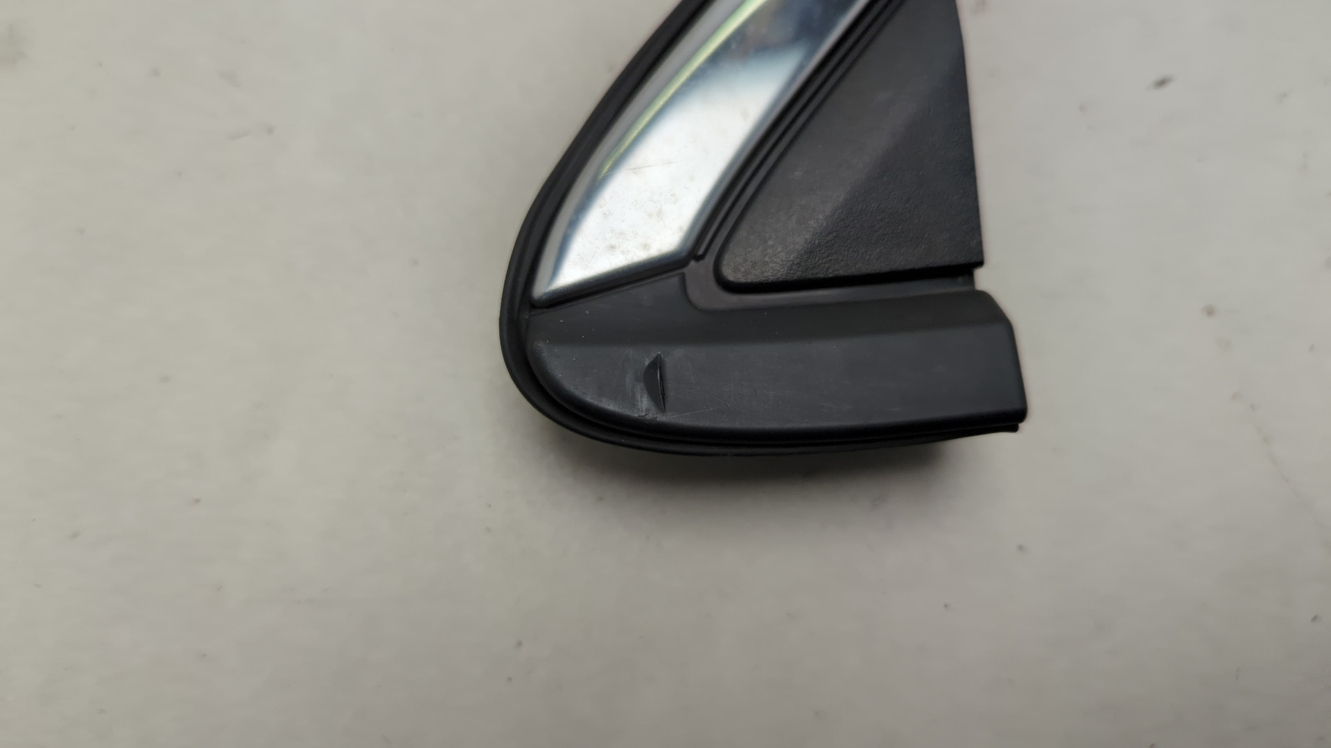 Накладка переднего крыла левого