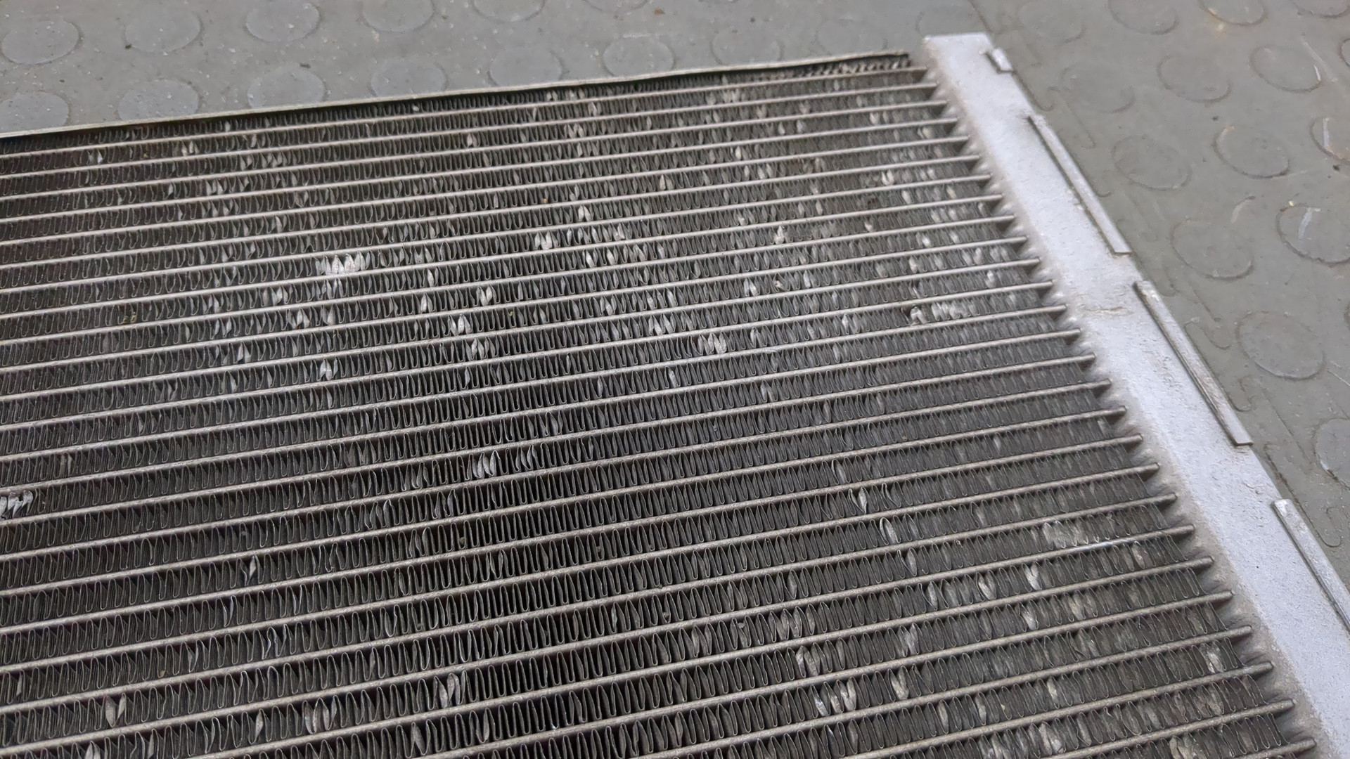 Радиатор охлаждения двигателя основной