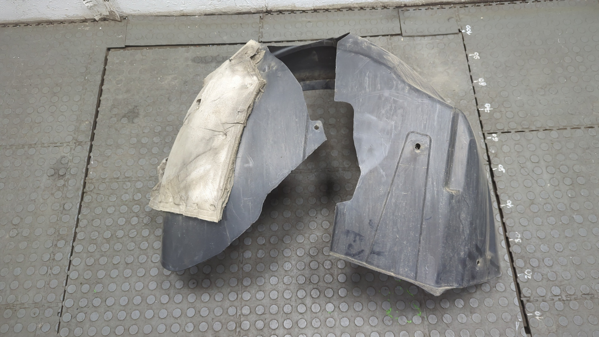 Локер передний левый