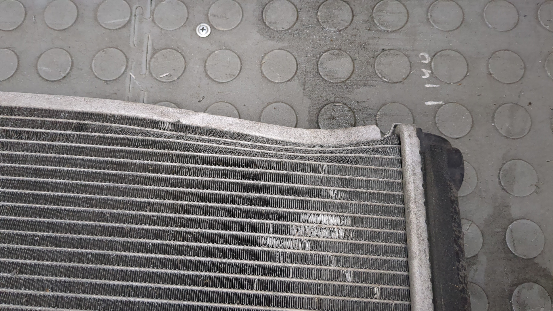 Радиатор охлаждения двигателя основной