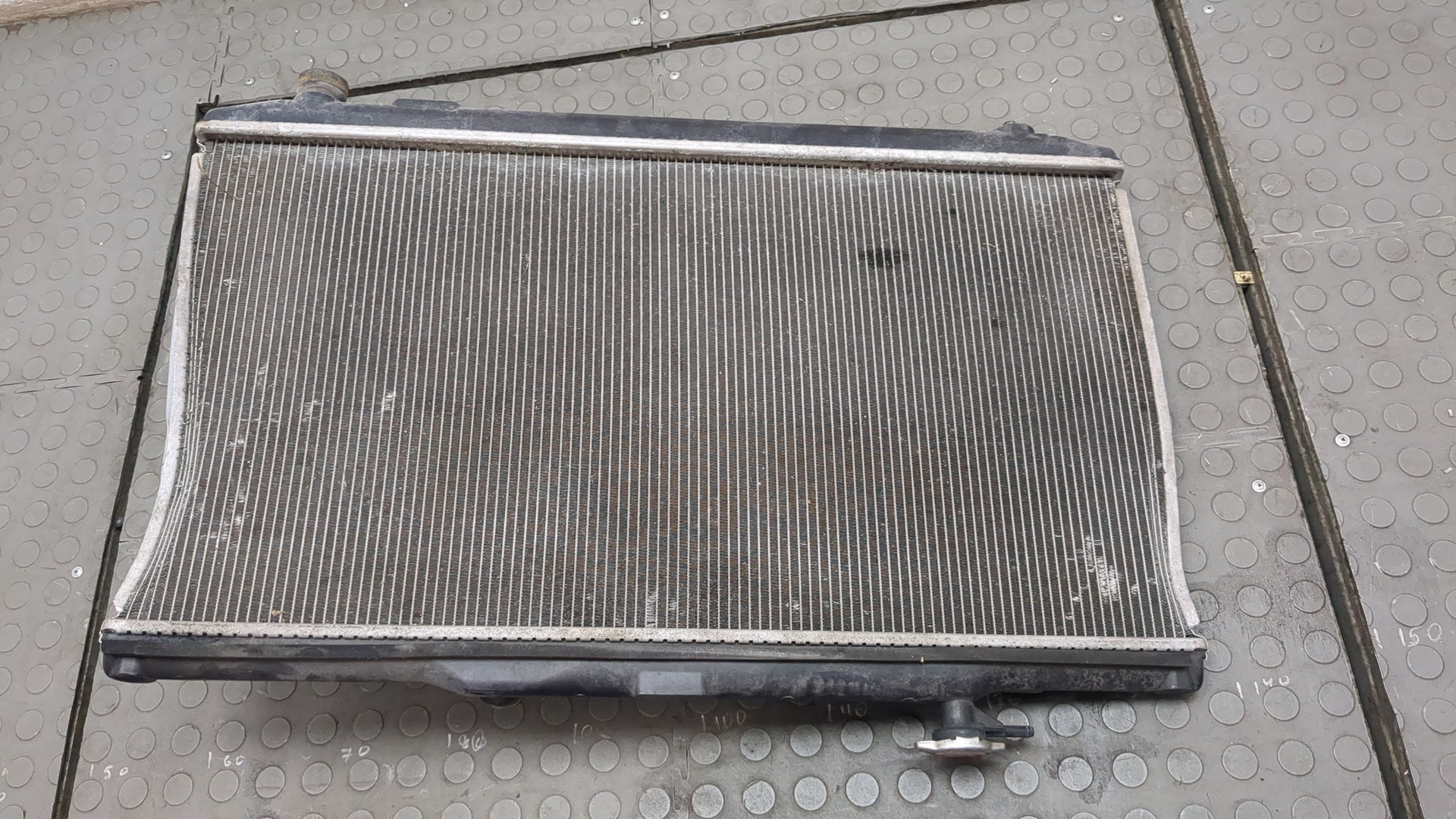 Радиатор охлаждения двигателя основной