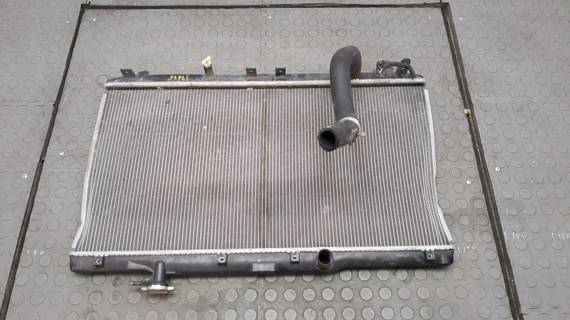 Радиатор охлаждения двигателя основной