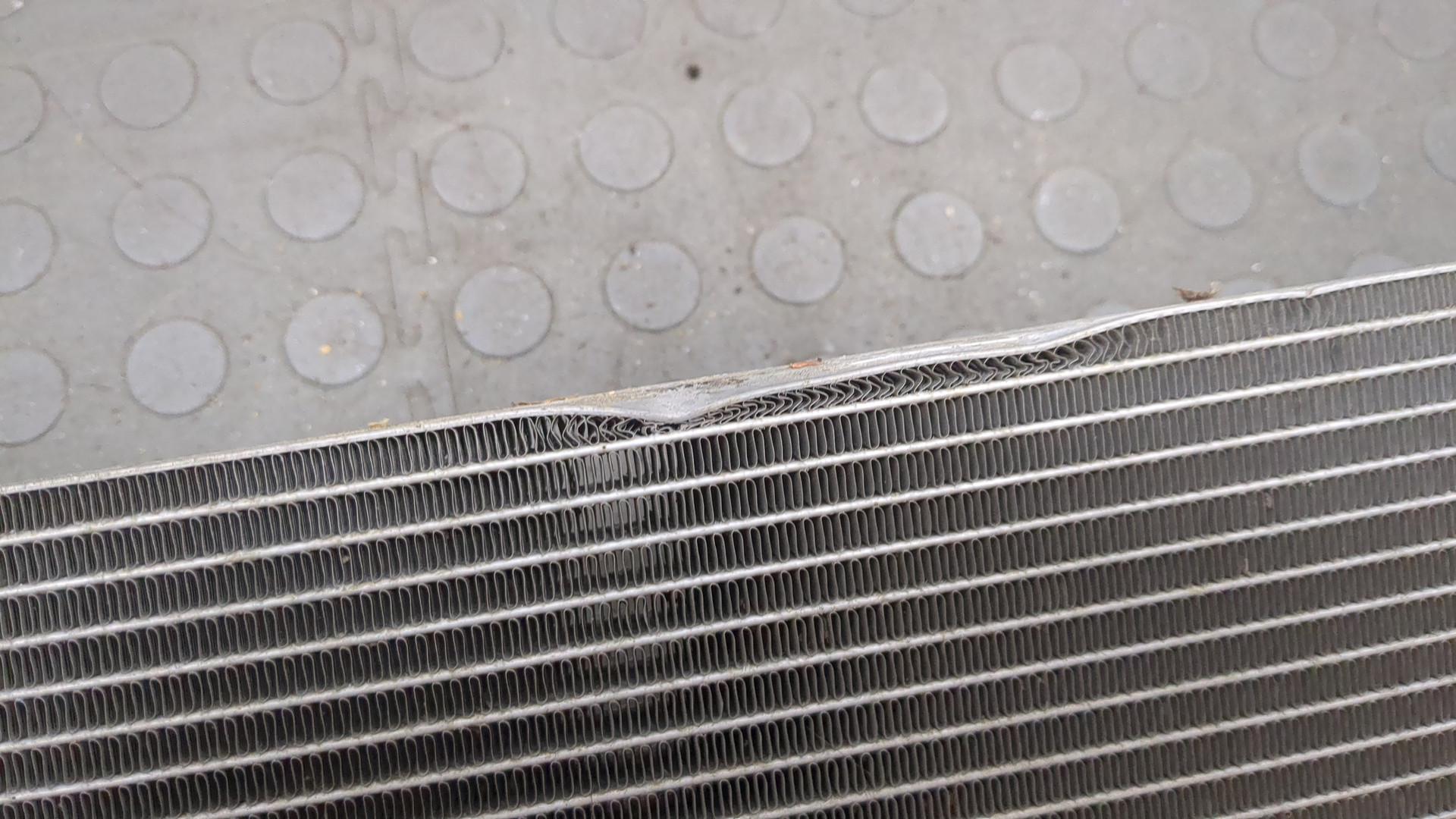 Радиатор кондиционера / конденсер