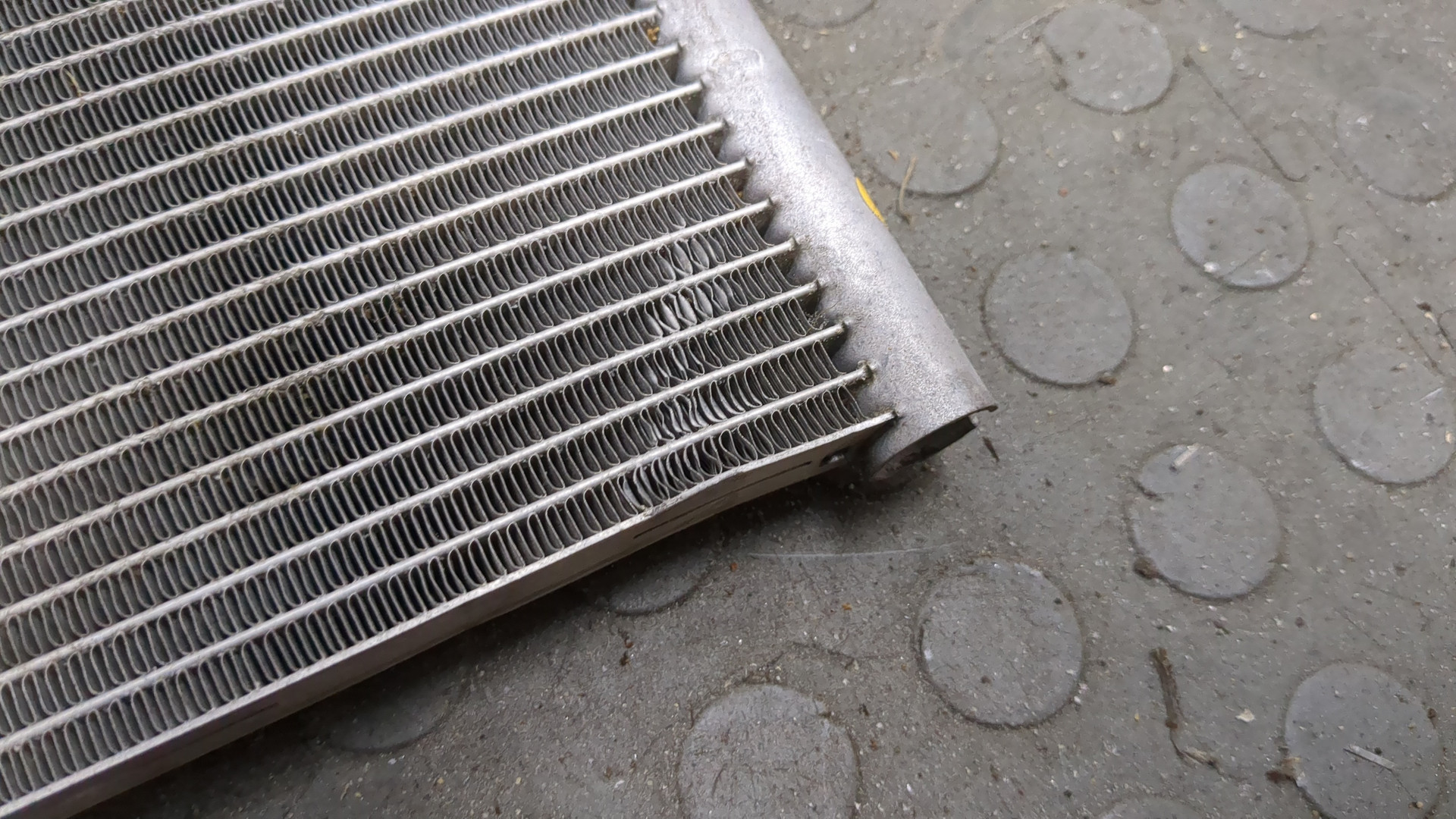 Радиатор кондиционера / конденсер