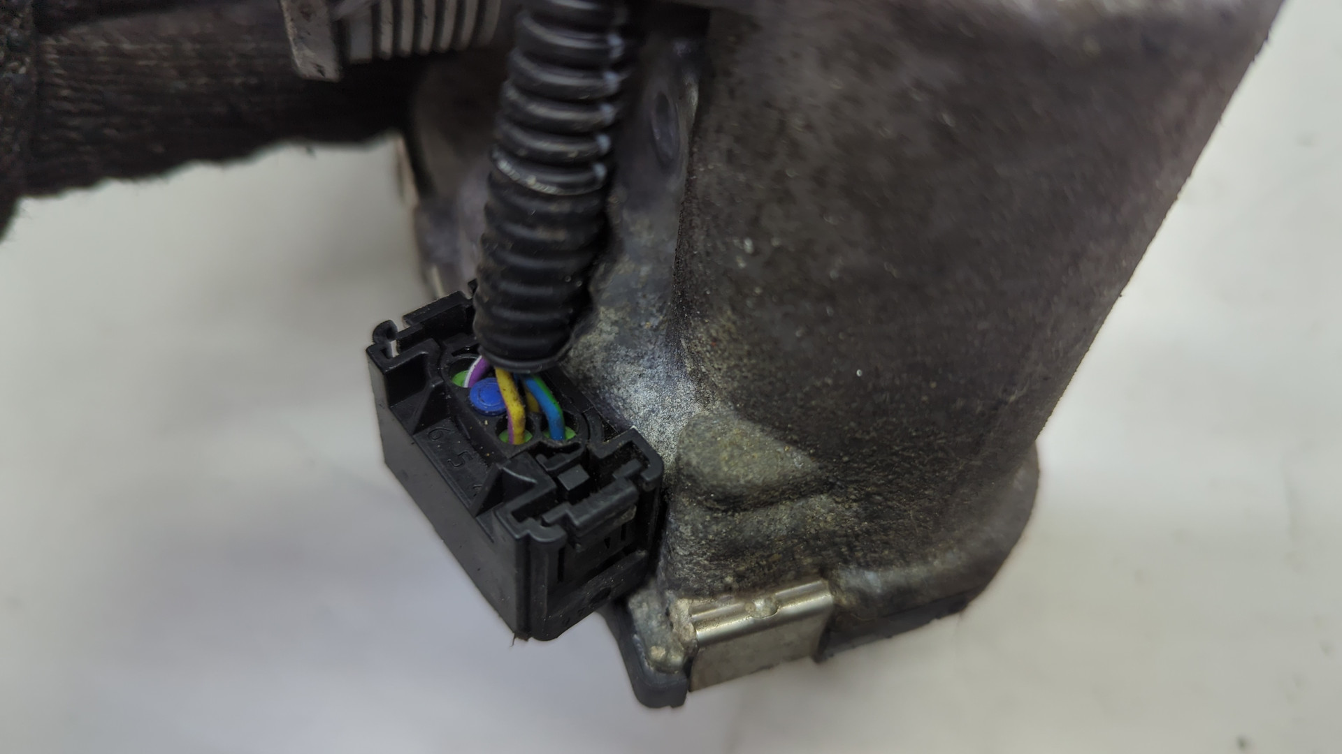 Заслонка дроссельная электрическая