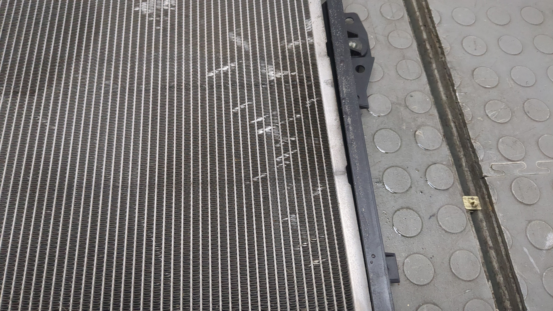 Радиатор охлаждения двигателя основной