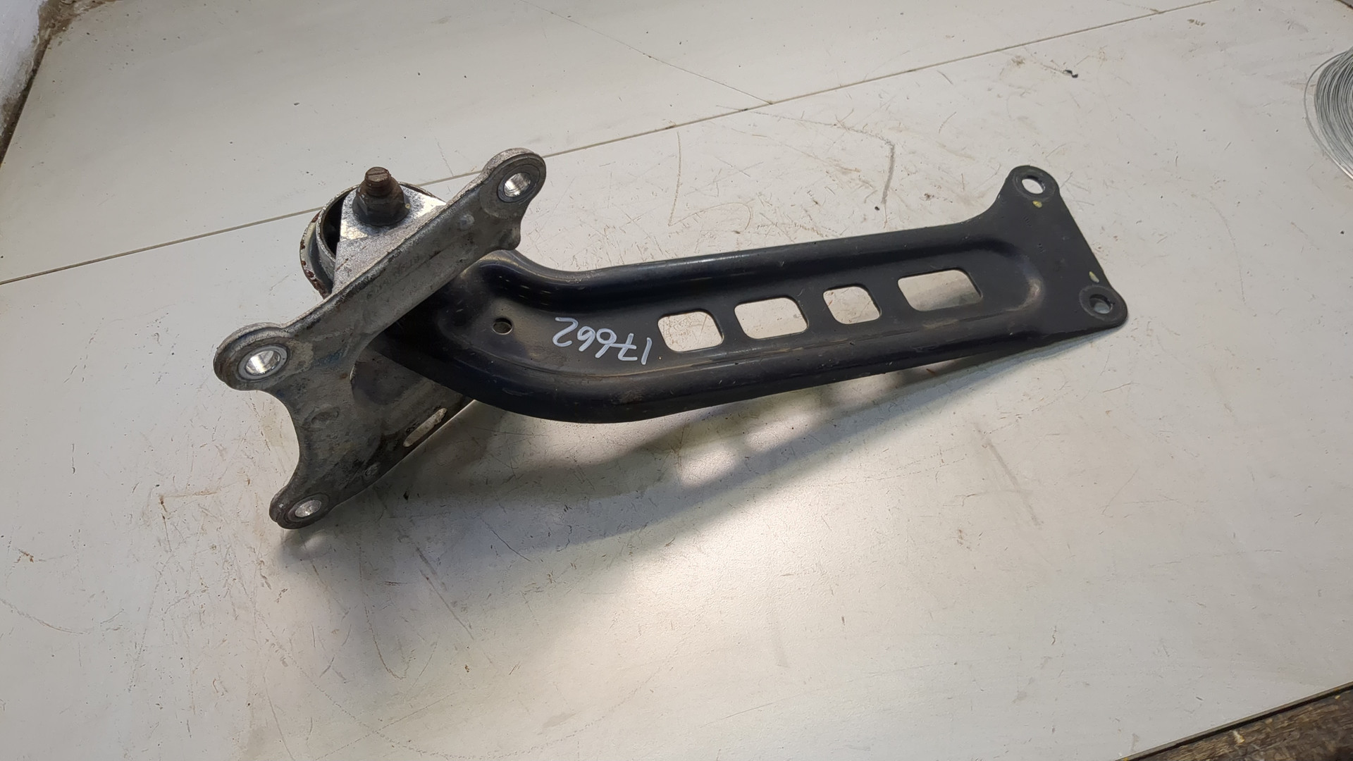 Рычаг задний правый