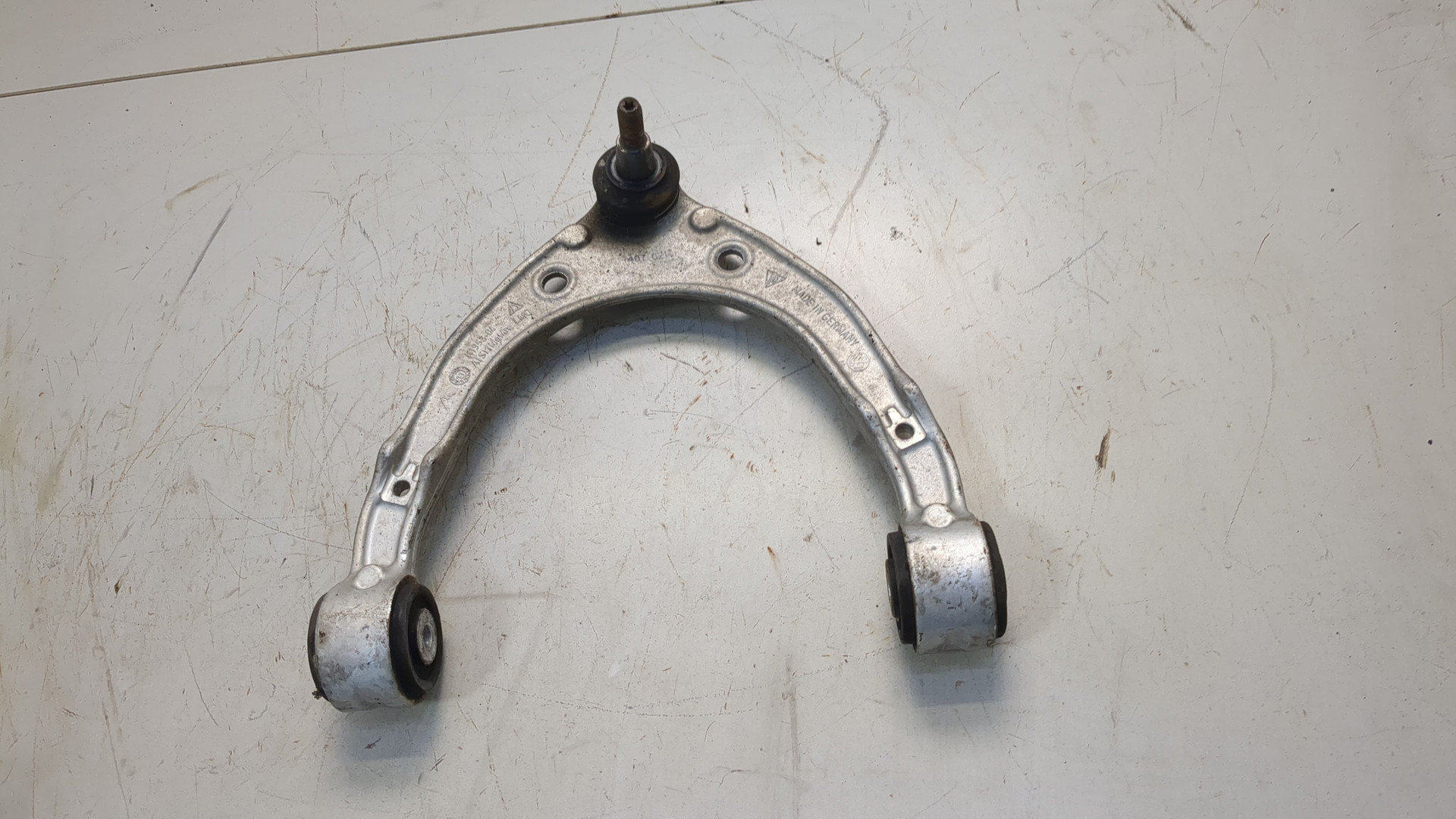 Рычаг передний