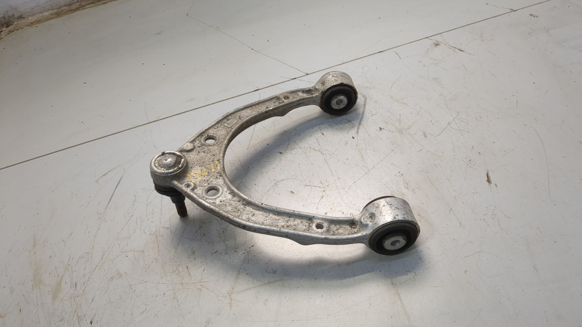 Рычаг передний