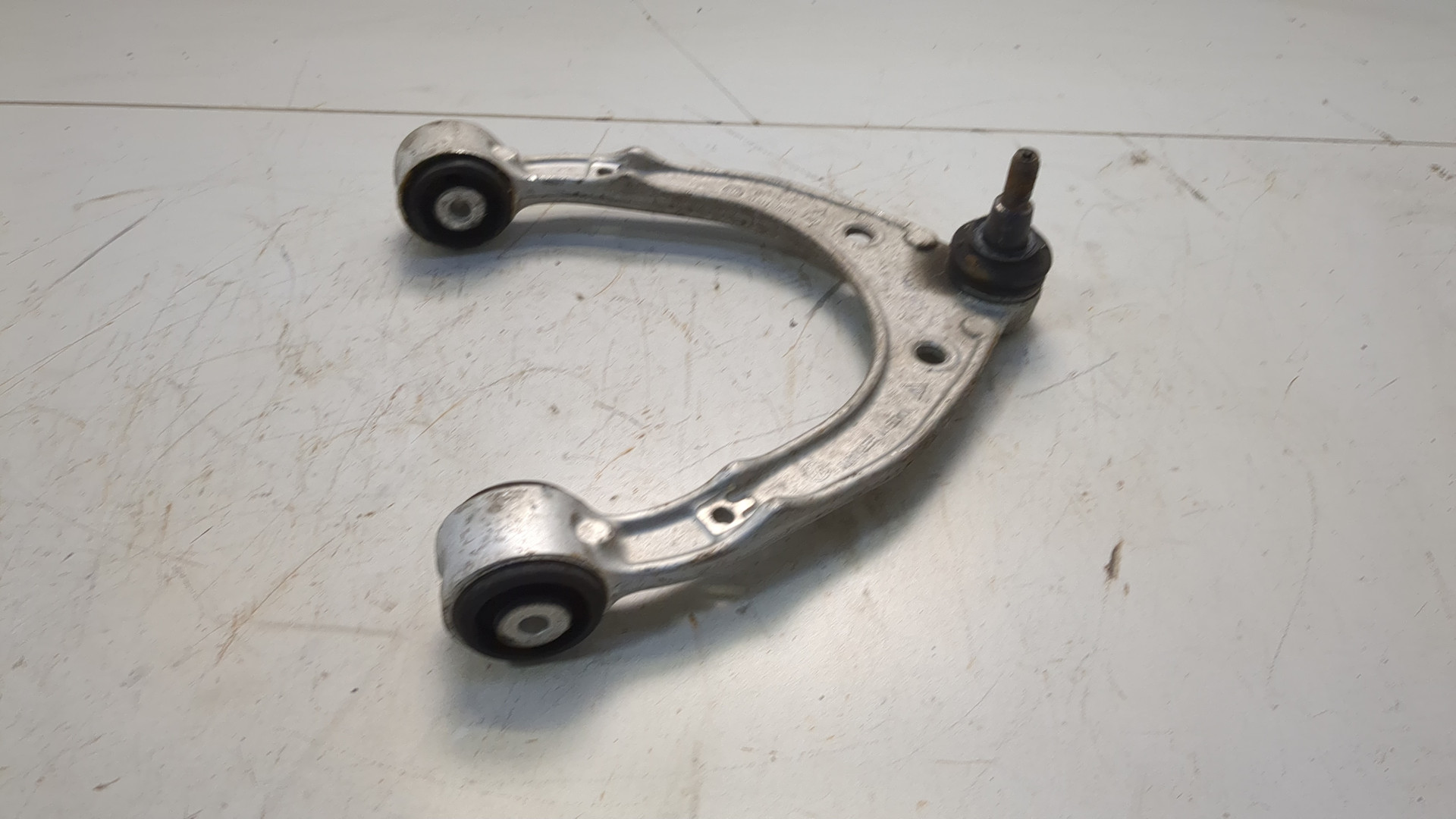 Рычаг передний