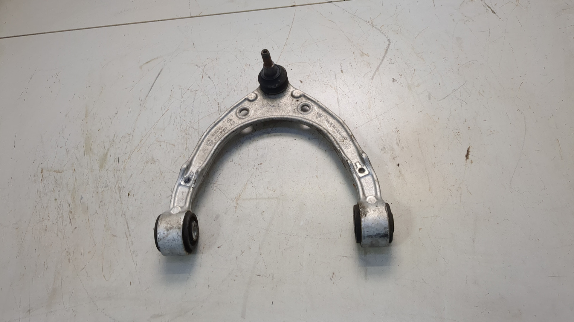 Рычаг передний