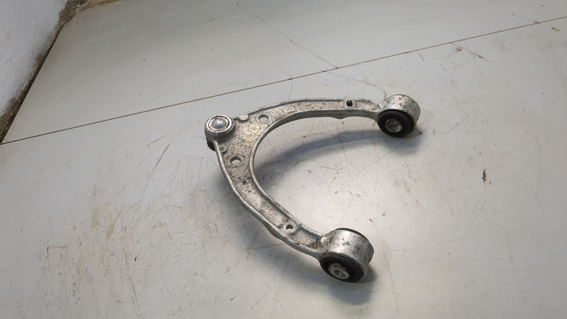 Рычаг передний