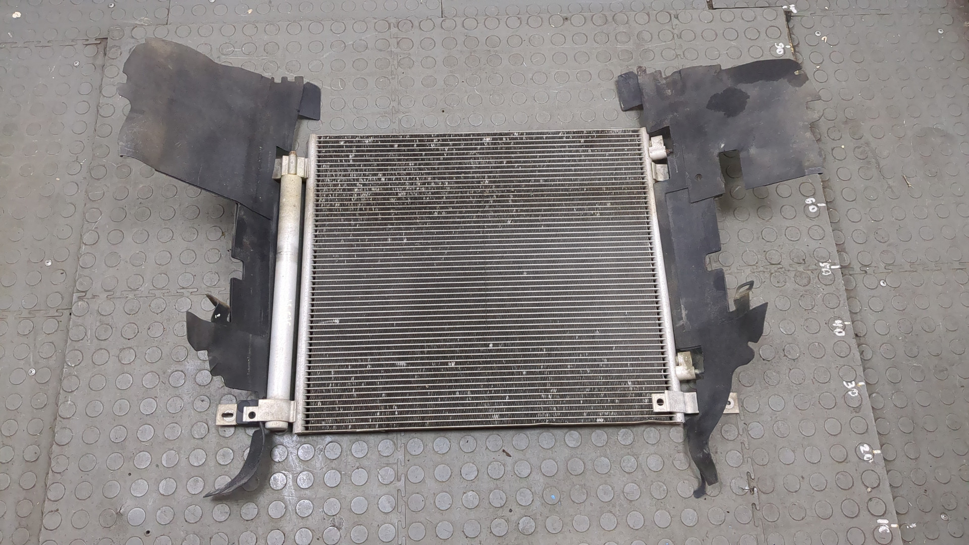 Радиатор кондиционера / конденсер