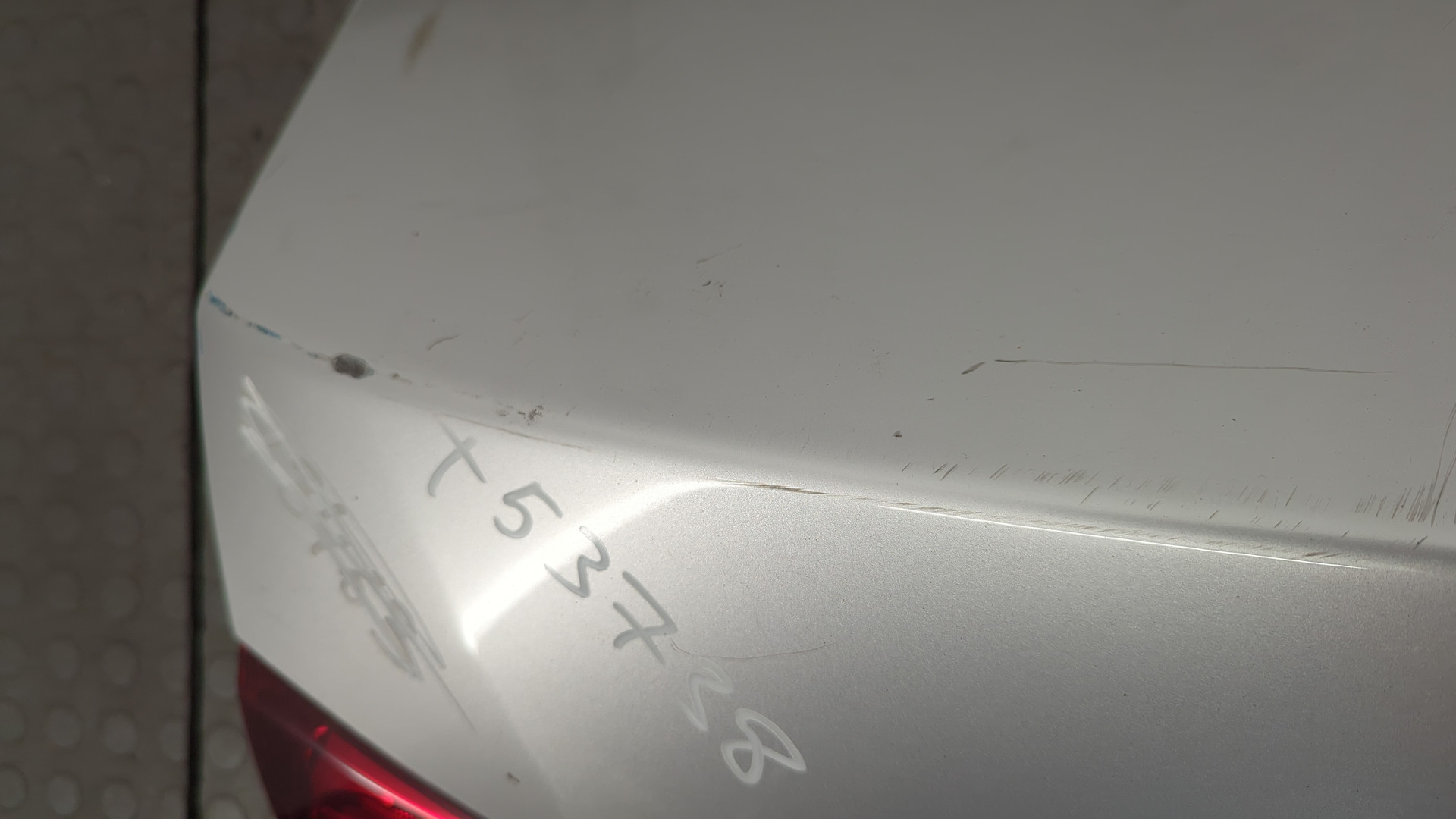 Дверь багажника