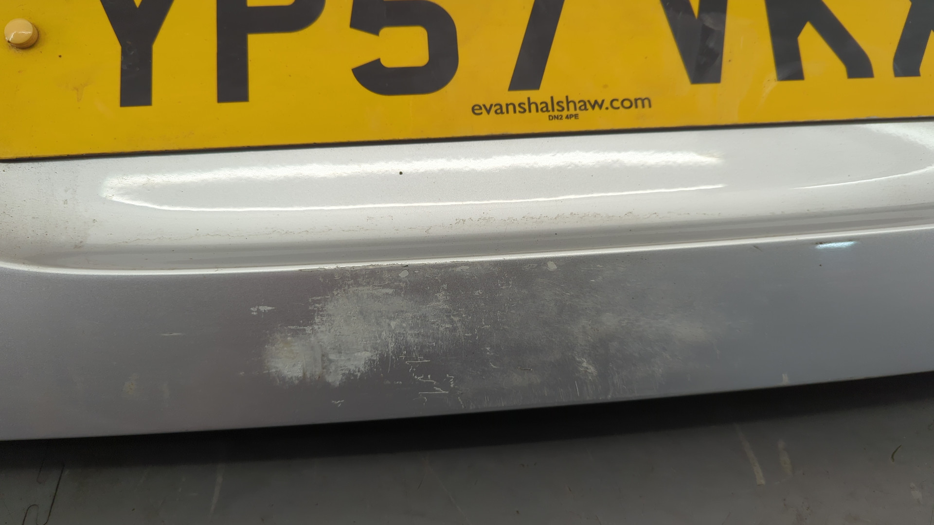 Дверь багажника