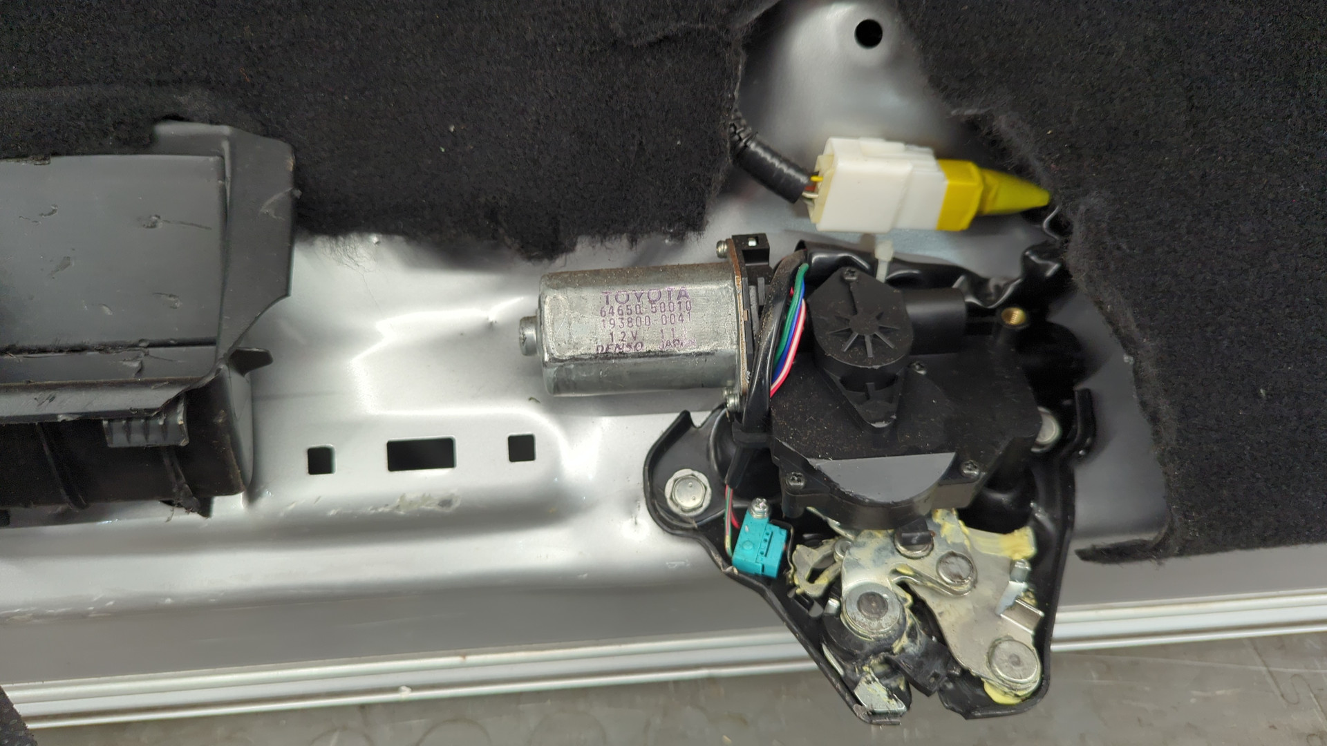 Дверь багажника