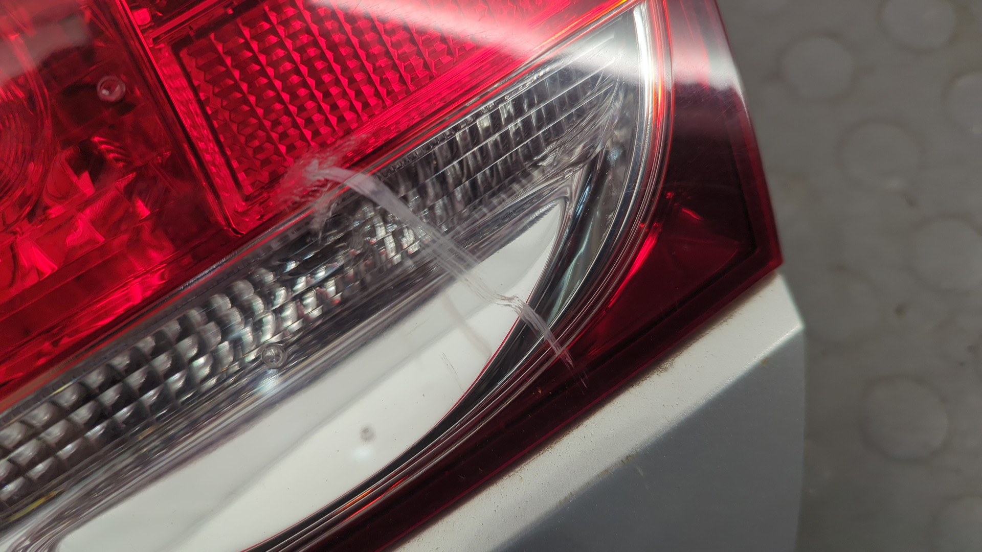 Дверь багажника